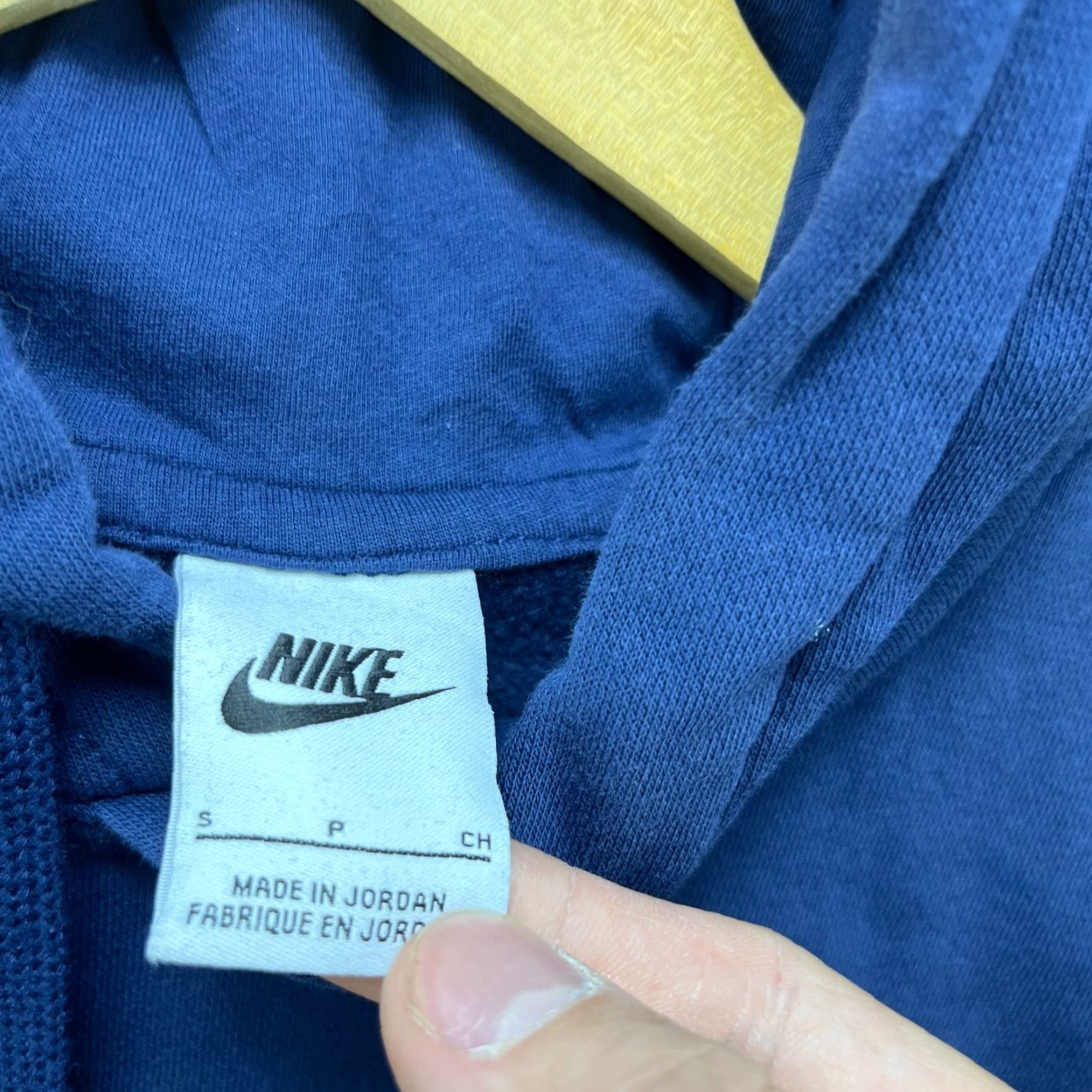 Nike VINTAGE Nike Hoodie S Mens Blue S Pullover Swoosh Y2K Size US S / EU 44-46 / 1 - 4 Thumbnail