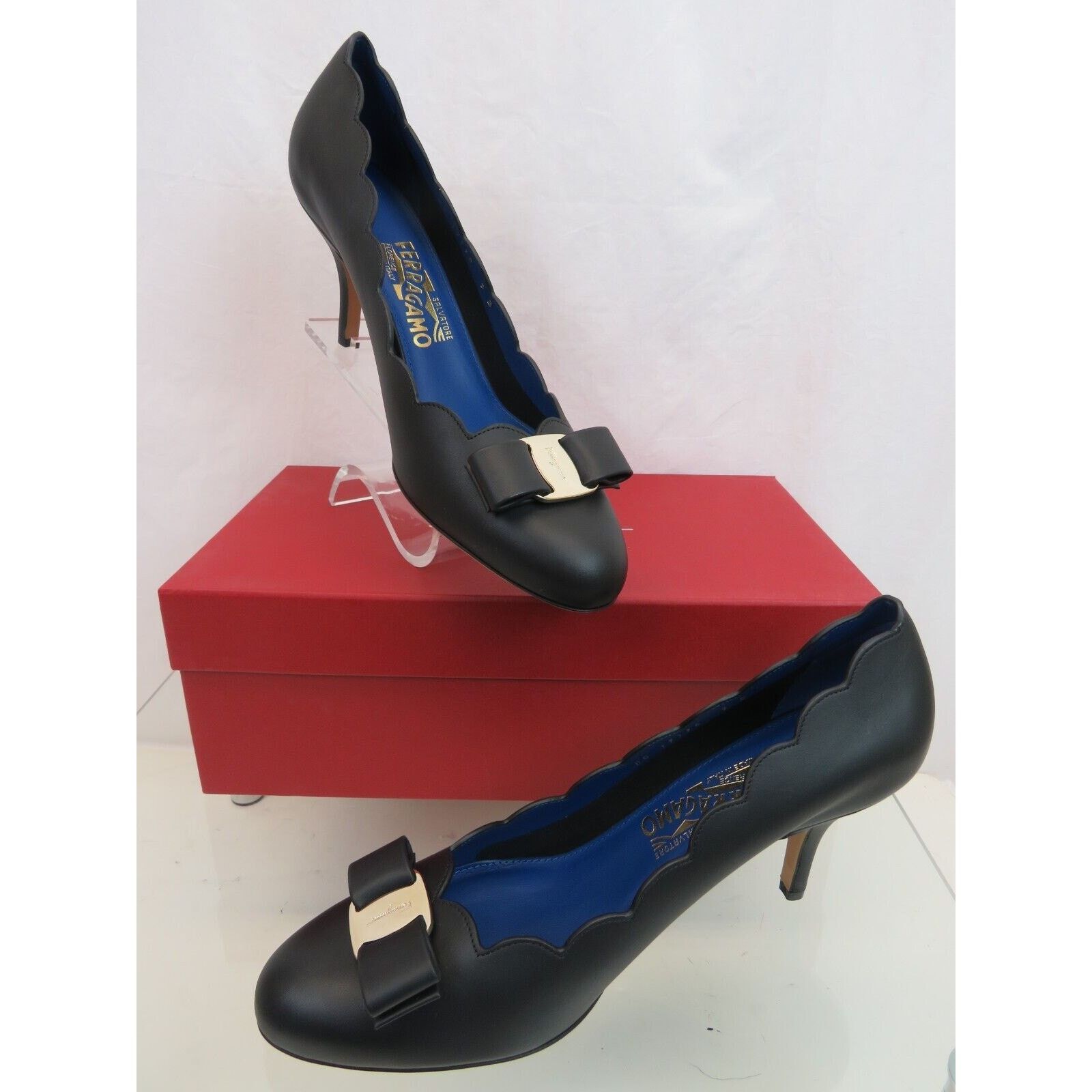 Salvatore Ferragamo CARLA SHELL BLACK LEATHER GOLD LOGO VARA BOW LOW PUMPS 9.5 B Size US 9.5 / IT 39.5 - 4 Thumbnail