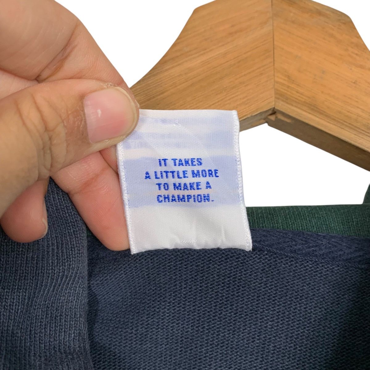 Champion CHAMPION Center Logo Half Button Pullover Hoodie #2429-C109 Size US M / EU 48-50 / 2 - 16 Thumbnail