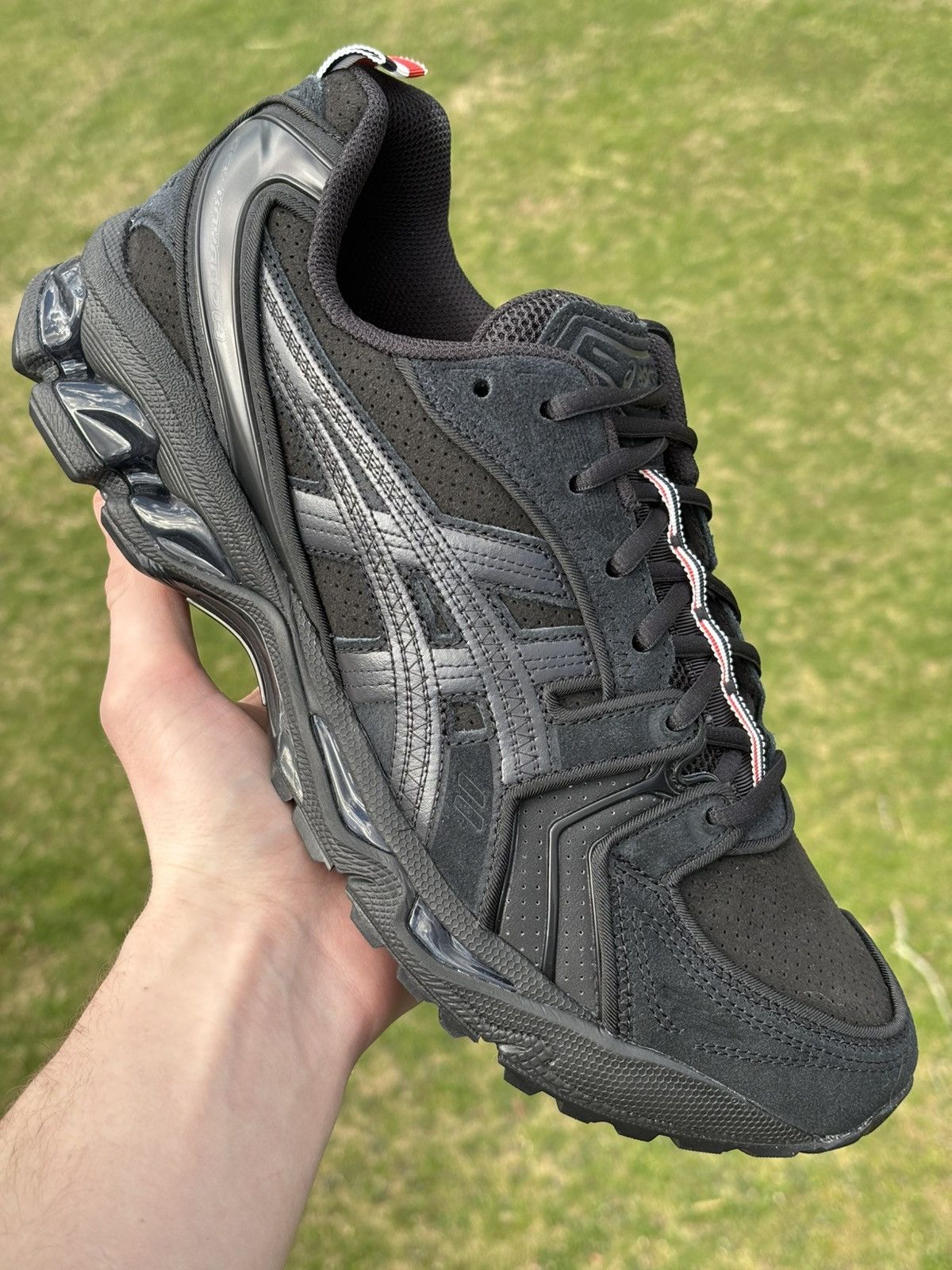 Asics ASICS x Thom Browne Gel-Kayano 14 Black Size 11 Size US 11 / EU 44 - 1 Thumbnail