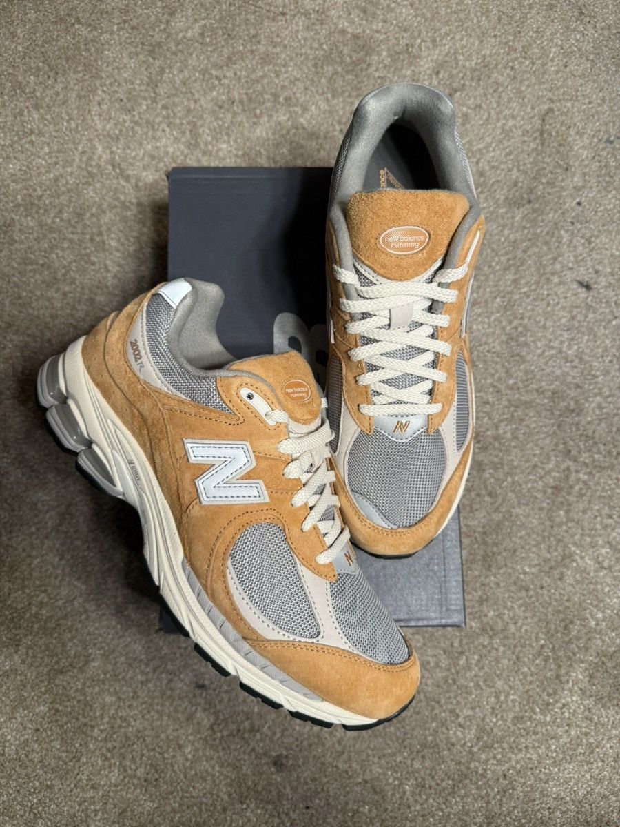 New Balance New Balance 2002R “Sweet Caramel” Size US 9.5 / EU 42-43 - 2 Thumbnail