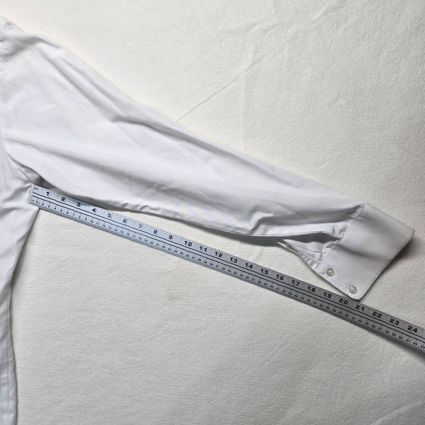 Vintage VINTAGE In Service Solid White Long Sleeve Button-Up Shirt Adult Large Classic Unisex Size US L / EU 52-54 / 3 - 7 Thumbnail