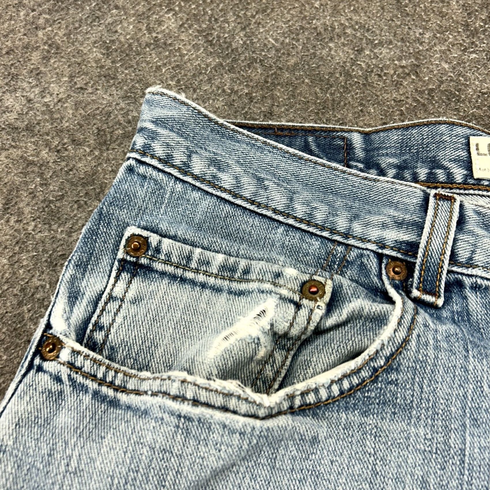 Levi's VINTAGE Levis 569 Shorts Mens 32 Blue Denim Jorts Medium Wash Baggy Y2K 90s American Mens Size US 32 / EU 48 - 6 Thumbnail
