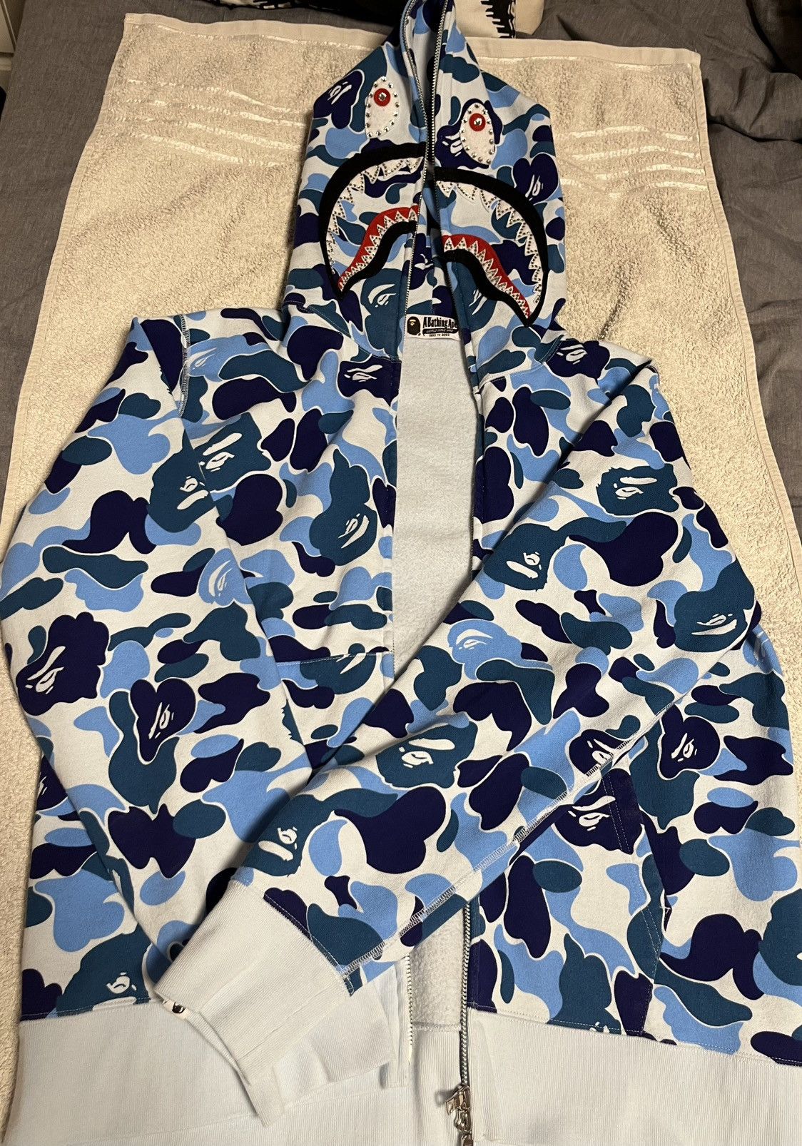 Bape ABC Camo Crystal Stone Shark Hoodie Size US M / EU 48-50 / 2 - 17 Thumbnail