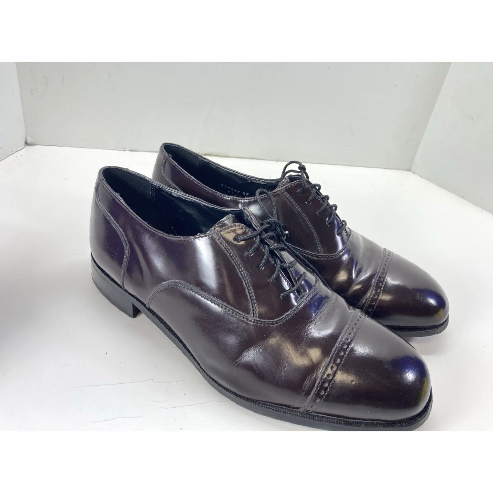 Florsheim **Florsheim Men's 10.5 EEE Burgundy Oxford Cap Toe Leather Shoes** User: **Florsheim Men's 10.5 EEE Burgundy Oxford Cap Toe Leather Shoes** Size ONE SIZE - 2 Thumbnail