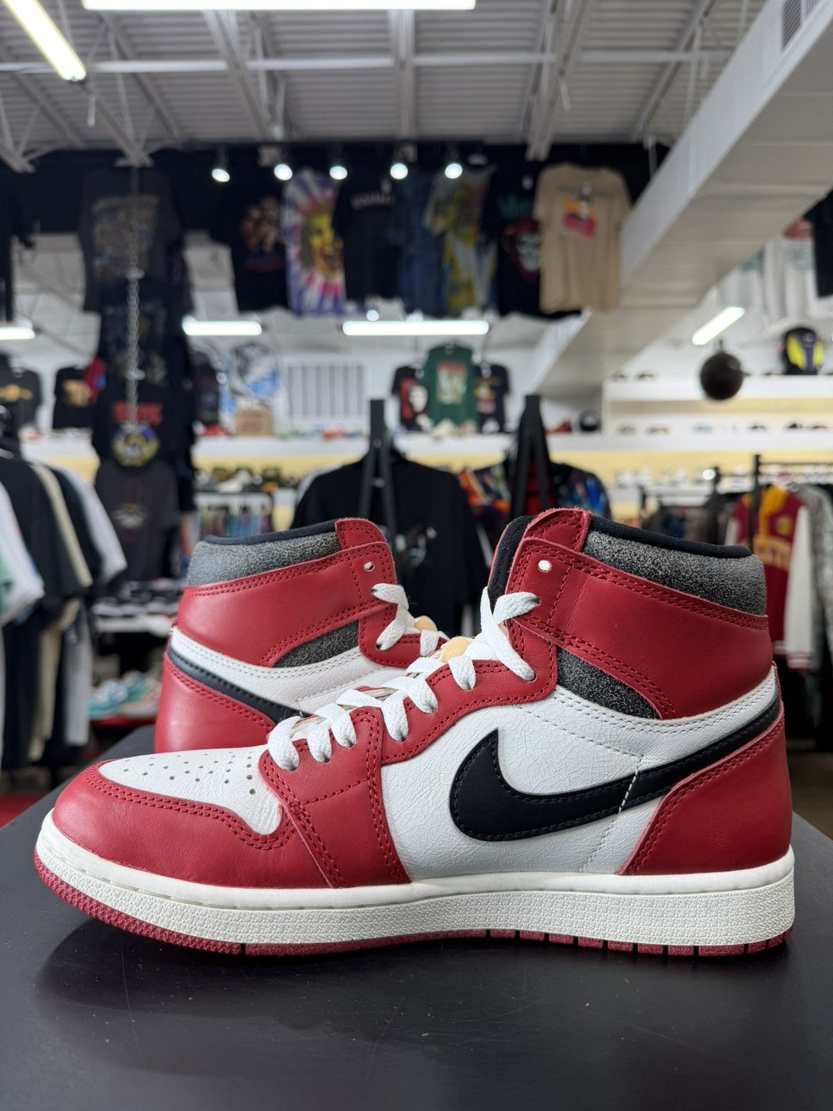 Jordan Brand Air Jordan 1 Chicago Lost & Found Size 8.5 (2022) Size US 8.5 / EU 41-42 - 4 Thumbnail