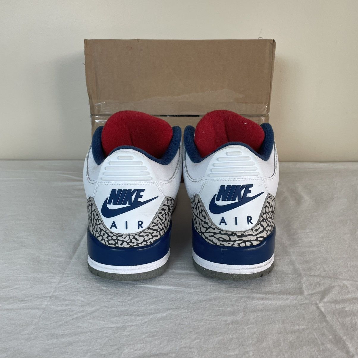 Jordan Brand × Nike Nike Air Jordan 3 Retro OG True Blue Mens US 11 854262-106 Size US 11 / EU 44 - 6 Thumbnail