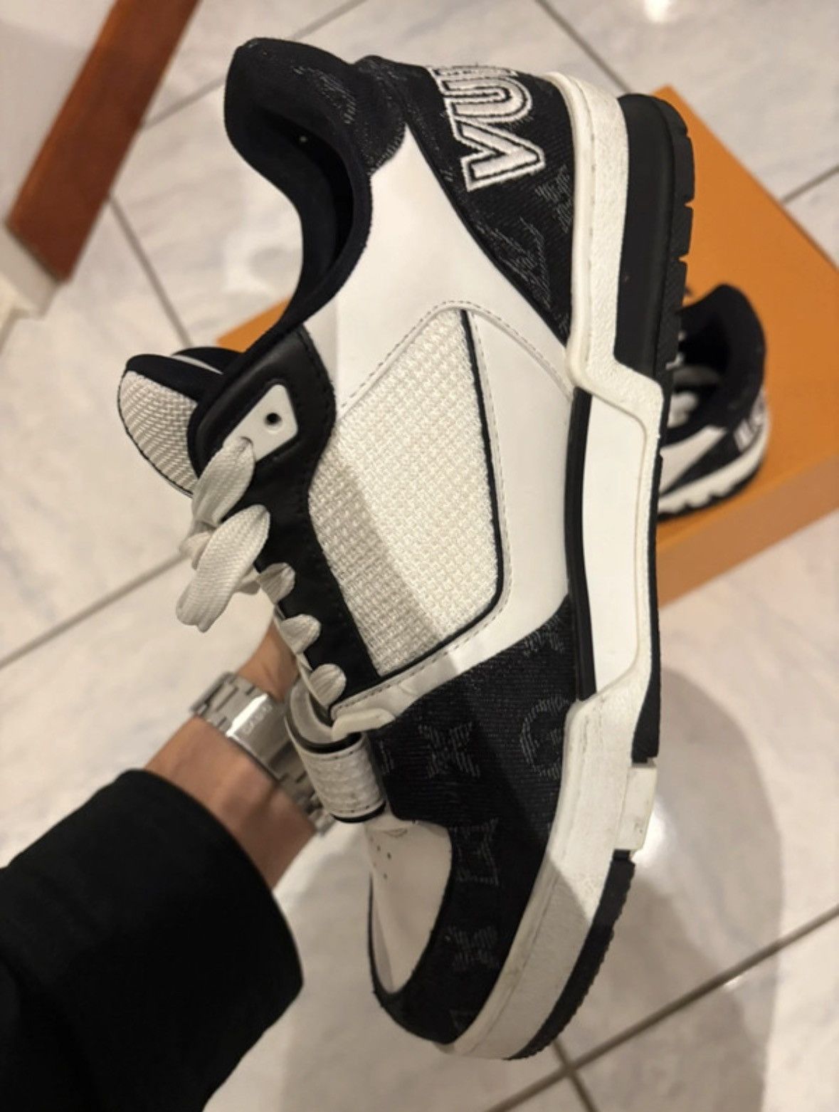 Louis Vuitton Louis Vuitton lv Trainer virgil abloh noir blanc taille 39 Size US 8 / IT 38 - 7 Thumbnail