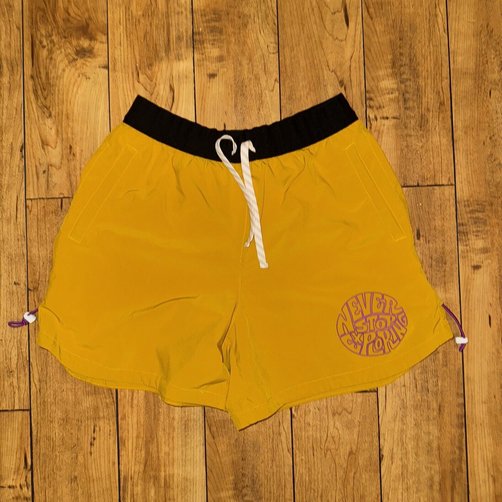The North Face × Vintage Women’s The North Face Shorts Medium Yellow Size 28" / US 6 / IT 42 - 1 Thumbnail