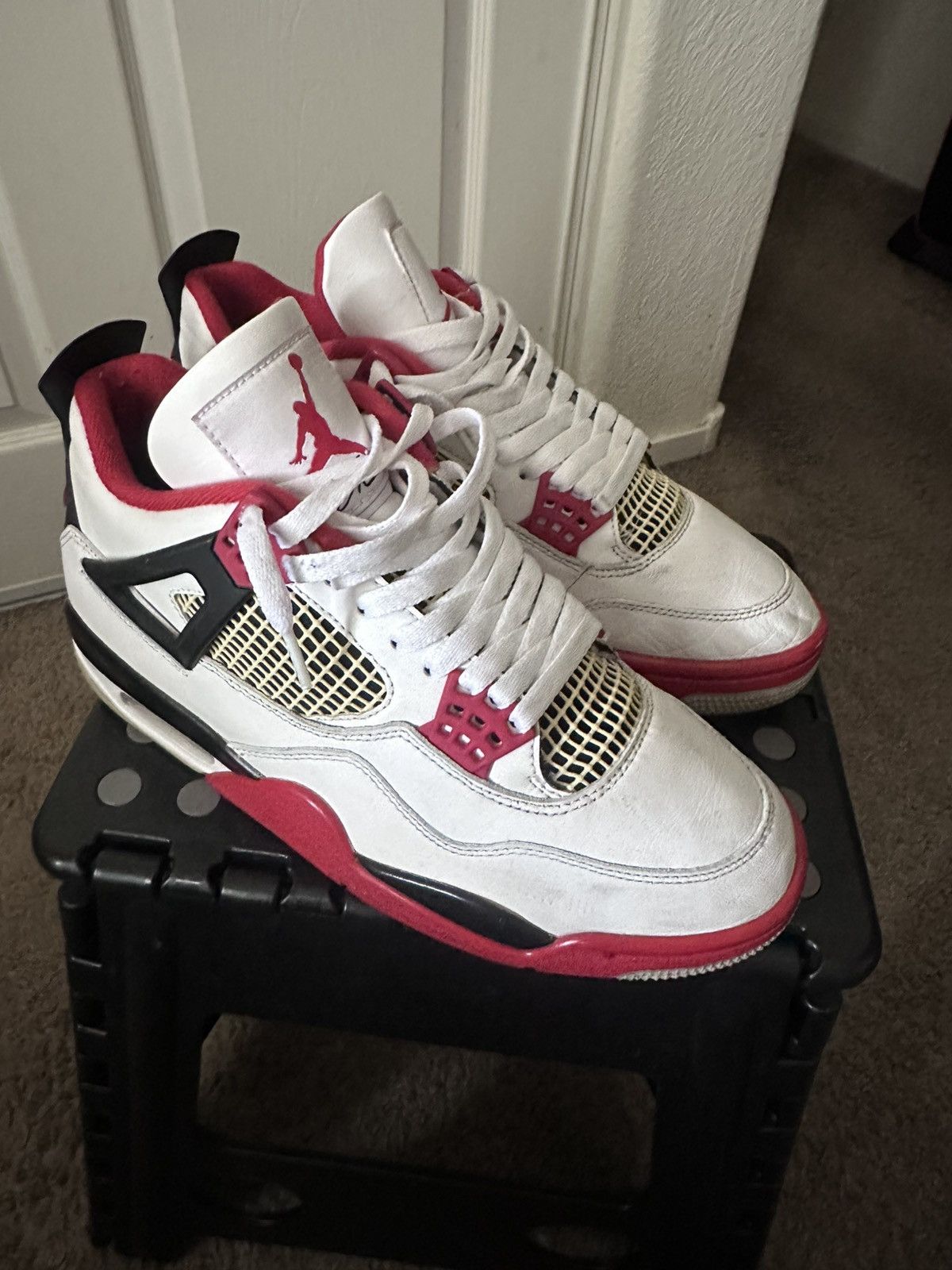 Jordan Brand Jordan 4- Bred Size US 8 / EU 41 - 3 Thumbnail