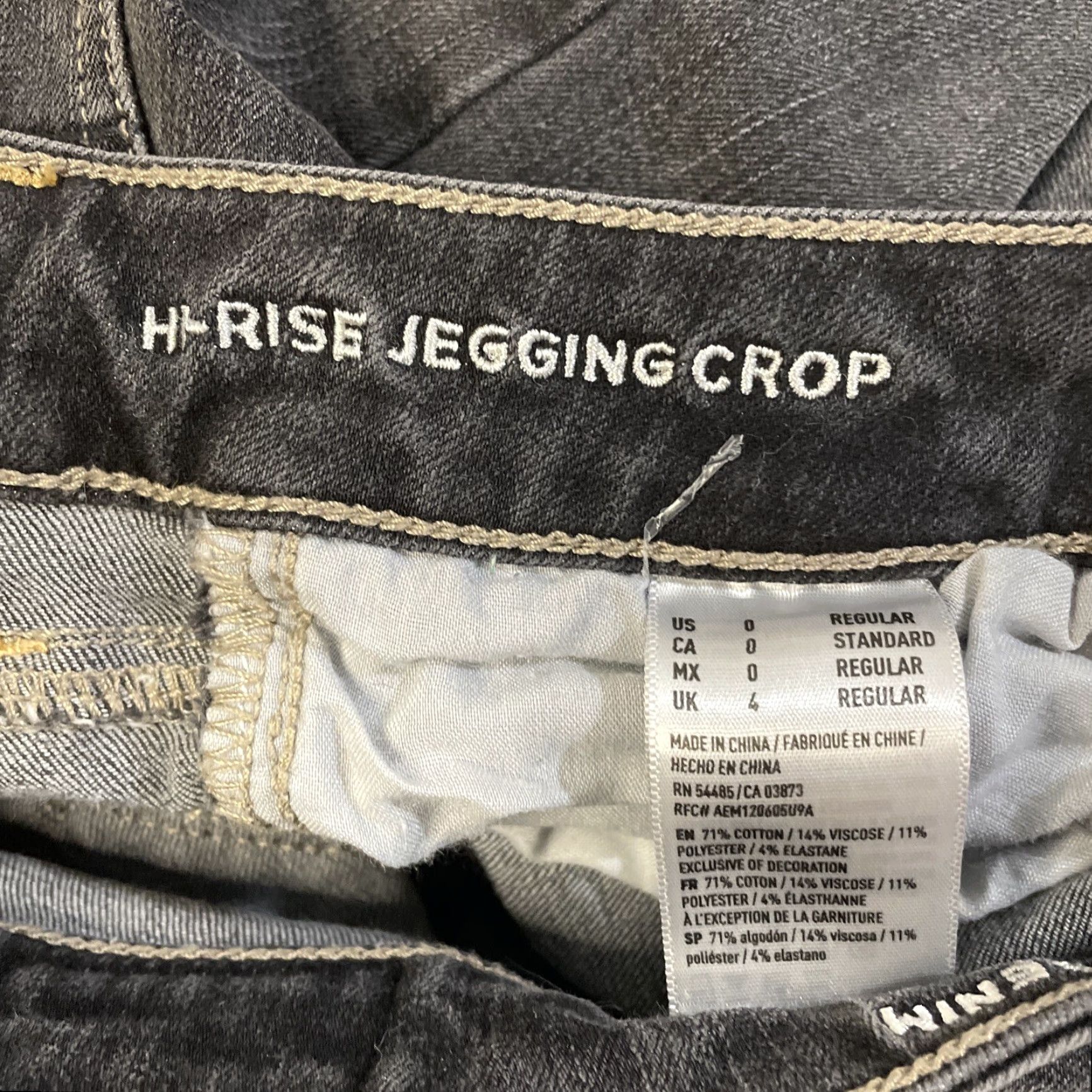 American Eagle Outfitters AMERICAN EAGLE Super Stretch Black Hi Rise Crop Jeggings Size 0 Womens Size 25" / US 0 / IT 36 - 2 Thumbnail