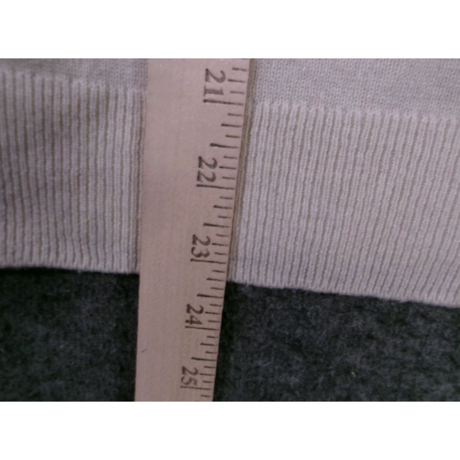 Everlane Everlane Crewneck Sweater Womens S Ivory Cashmere Blend Long Sleeve Pullover Ribbed Hem Casual 90s Theme: Classic Womens (no 90s actually) Size S / US 4 / IT 40 - 5 Thumbnail