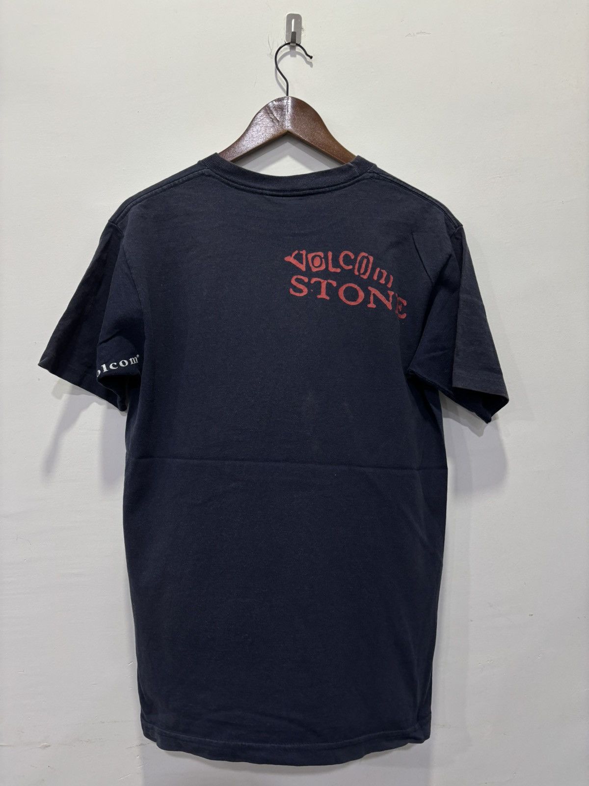 Vintage × Volcom Vintage Volcom All The Arms We Need Tshirt Size US M / EU 48-50 / 2 - 2 Thumbnail