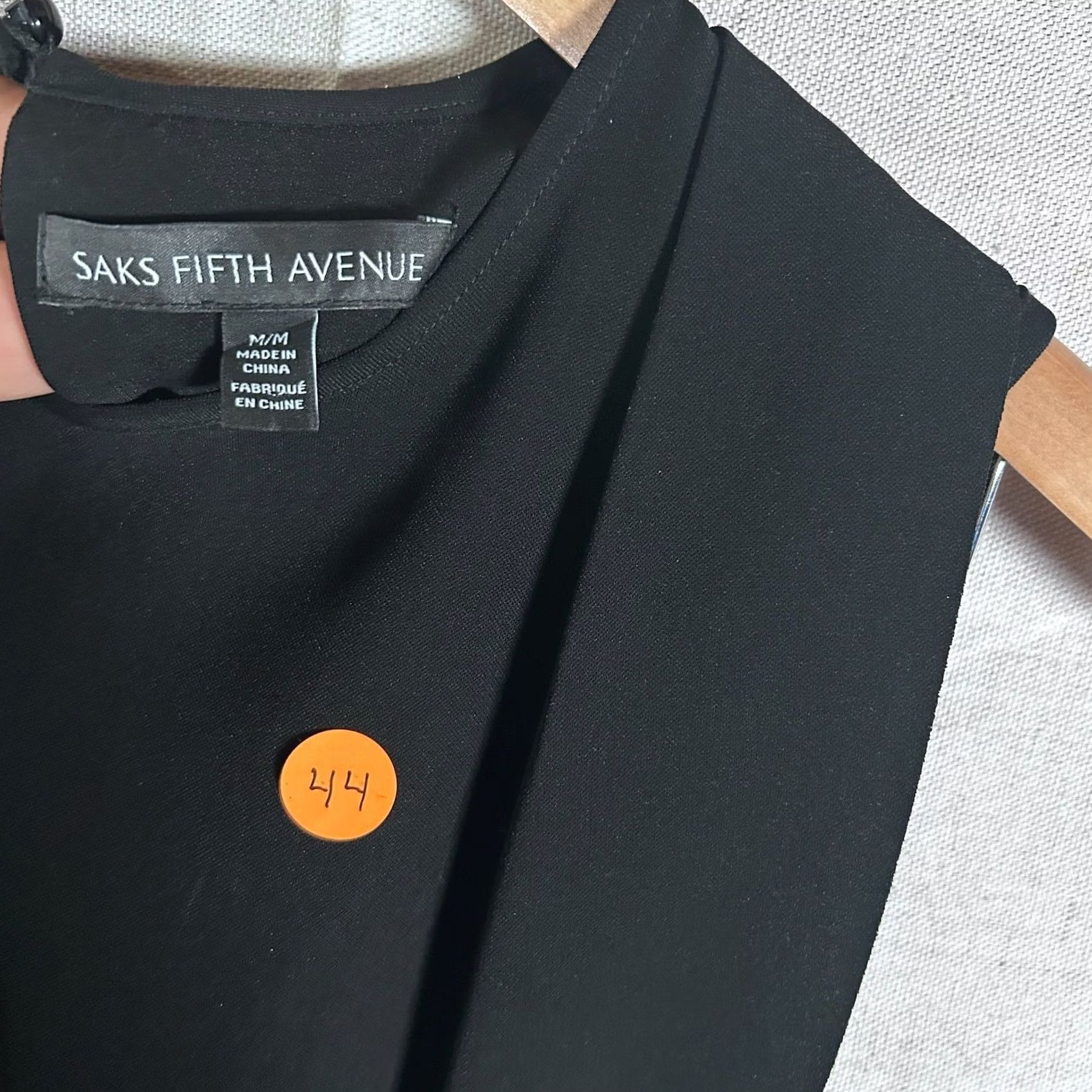 Saks Fifth Avenue Saks Fifth Avenue Blouse Medium Black Asymmetric Sleeveless Top M/M Size M / US 6-8 / IT 42-44 - 2 Thumbnail