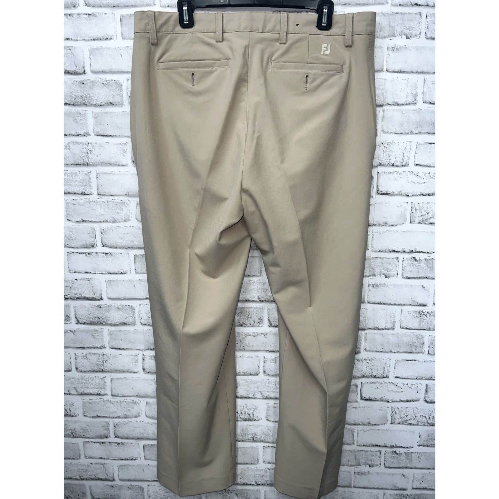 Footjoy FootJoy Beige Golf Pants Mens 36x30 Chino Regular Size 36 Beige Mens FootJoy Pants 30 Inseam Size US 36 / EU 52 - 4 Thumbnail