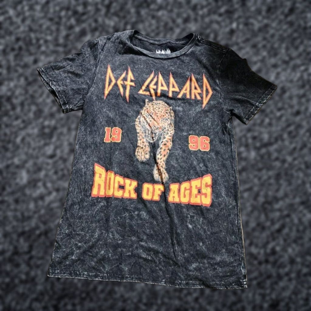 Doublet Def Leppard Rock Of Ages Double Sided T Shirt Black Animal Print Small Unisex Adults Rock Band Tee Size US S / EU 44-46 / 1 - 1 Thumbnail