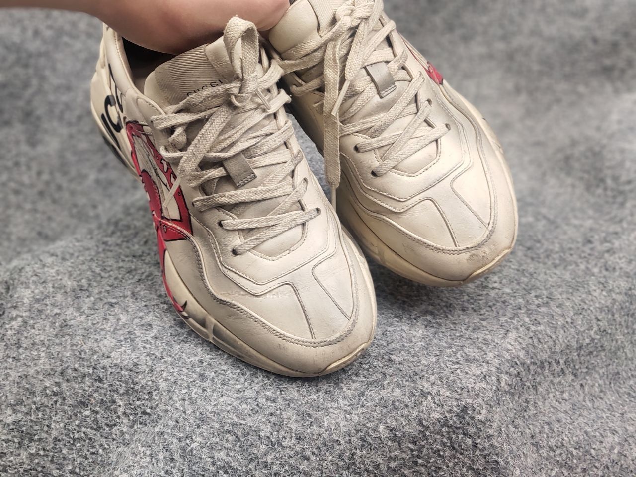 Gucci Gucci Authentic Cream Leather Mouth Print Rhyton Sneakers Size US 9 / IT 39 - 17 Thumbnail