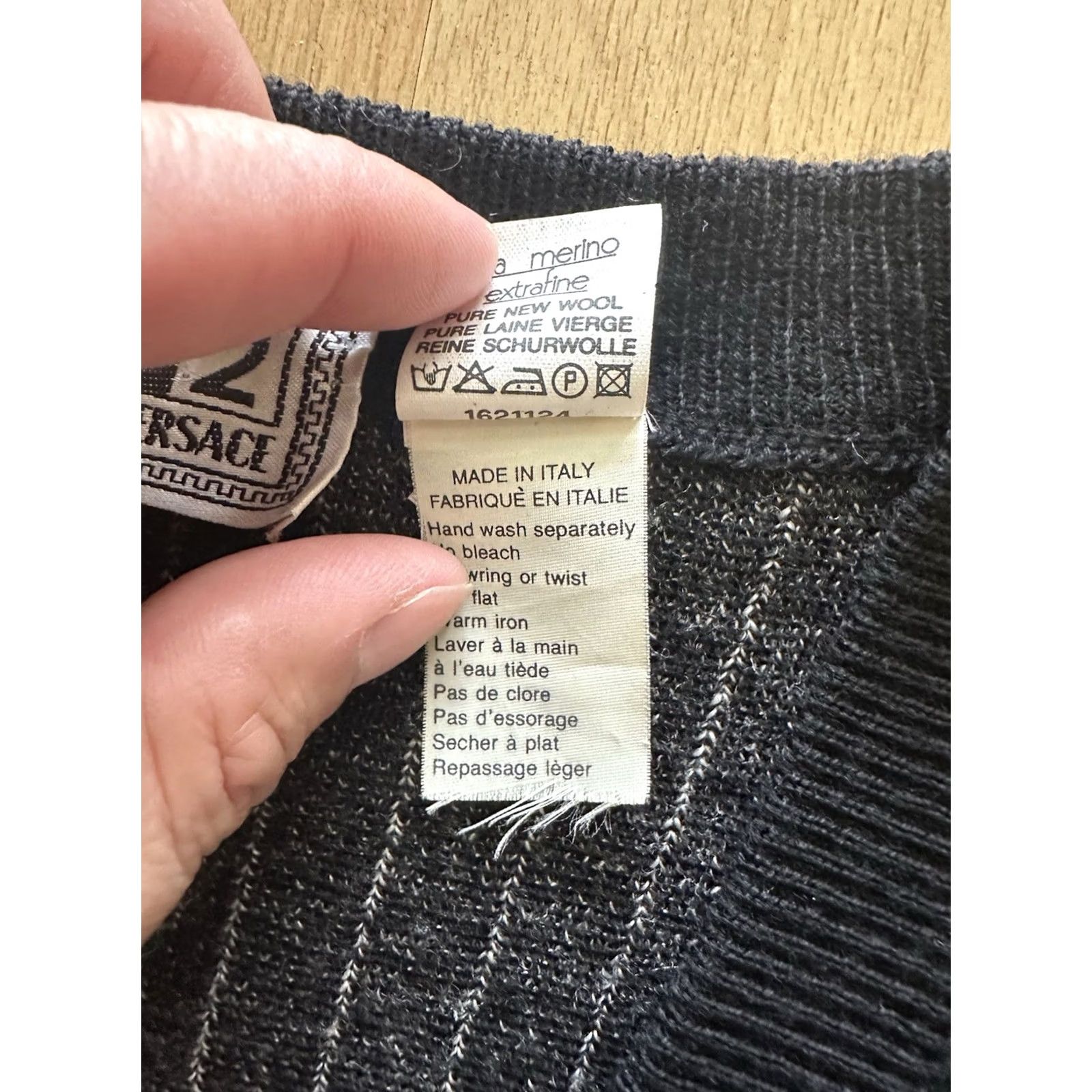 Versace VINTAGE Versace Vest Wool 100% Black Mens S 90s RARE Classic Jazz Party/Cocktail Formal Casual Business Mid-Length Button Back Size US S / EU 44-46 / 1 - 4 Thumbnail