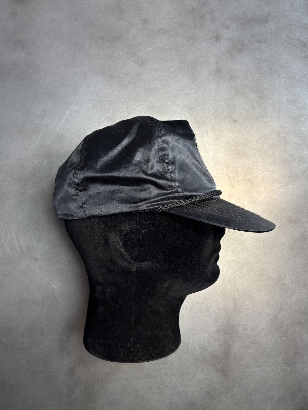 Ford × Vintage Vintage Satin Hat 1980s Trucker Hat Ford Motors 1970s Snap Size ONE SIZE - 4 Thumbnail