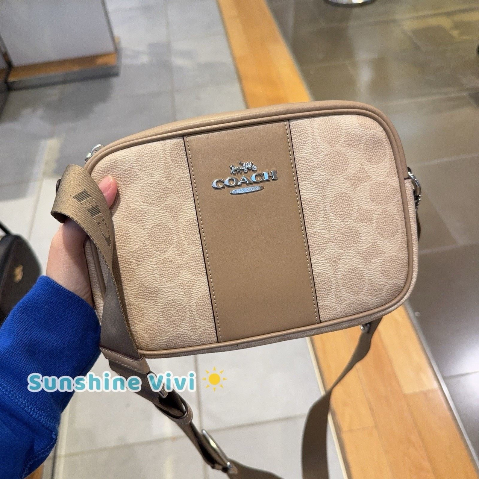 Coach NWT Coach Jamie Camera Bag Canvas Stripe CZ185 Sand/Taupe Size ONE SIZE - 1 Thumbnail