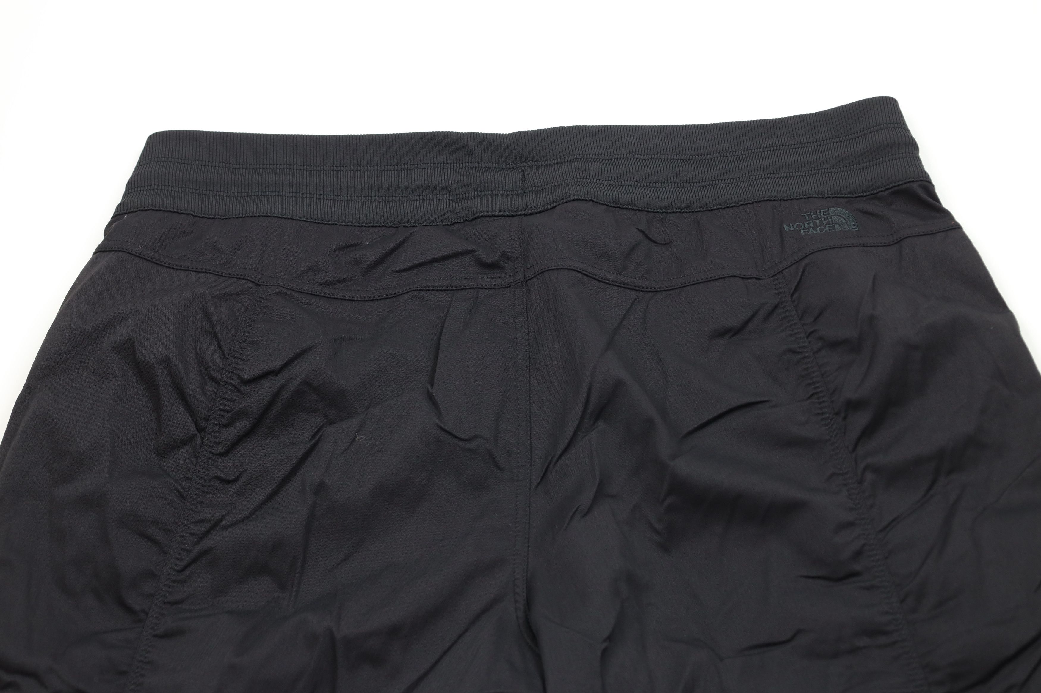 The North Face The North Face Spell Out Cropped Trekking Capris Pants Black Size 39" - 8 Thumbnail
