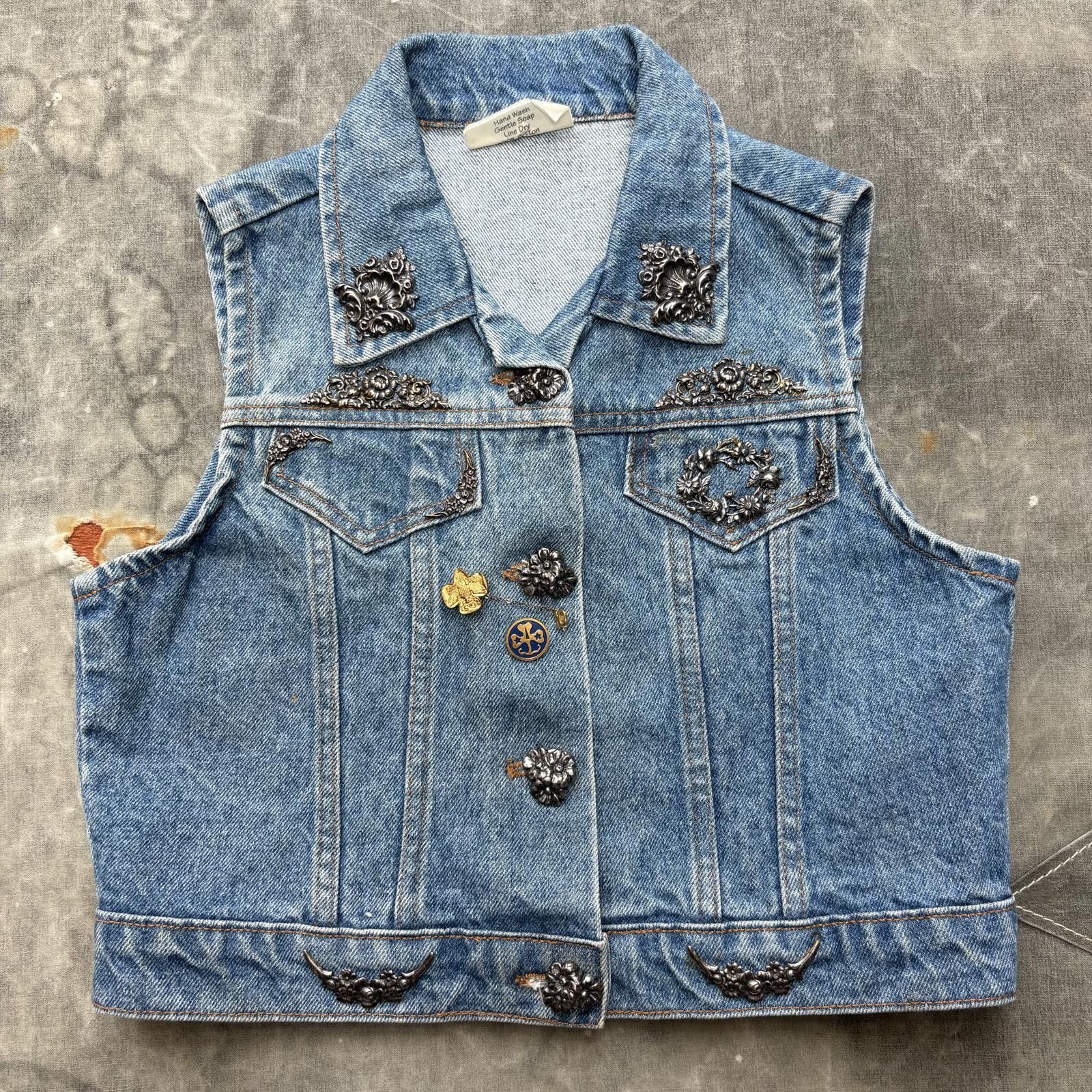 Vintage Vintage Floral Silver Metal Embellished Patches Denim Vest Size S / US 4 / IT 40 - 1 Thumbnail