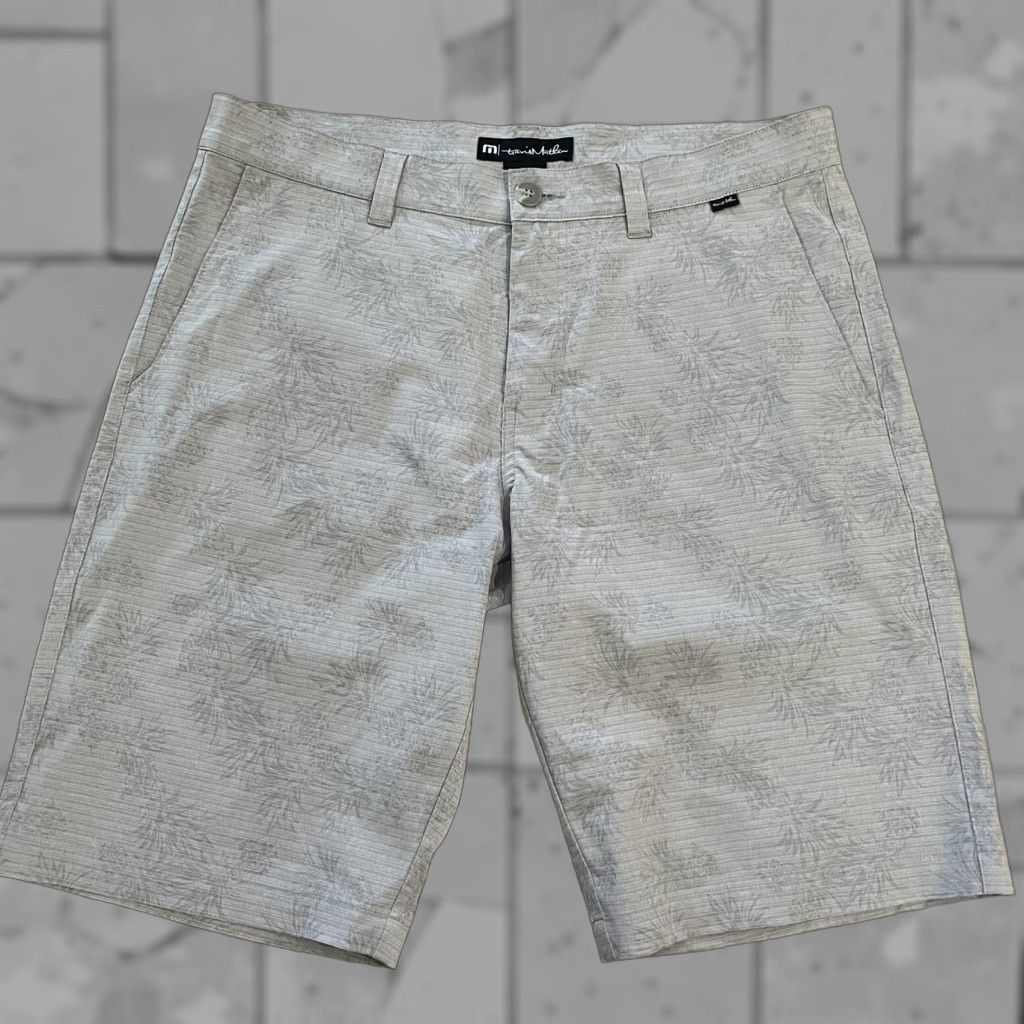 TravisMathew Travis Mathew gray polyester blend casual shorts Mens Size 34 Size US 34 / EU 50 - 1 Thumbnail