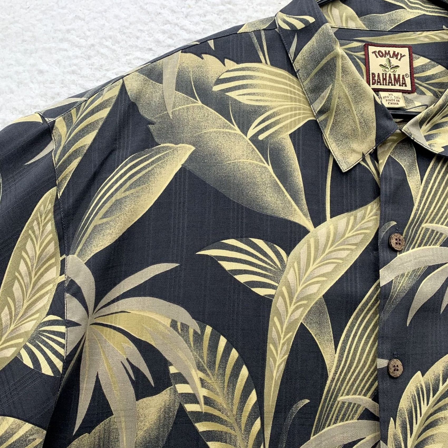 Tommy Bahama Tommy Bahama Hawaiian Shirt Mens XL X-Large Silk Floral Palms Tropical Beach Dad Shirt Size US XL / EU 56 / 4 - 3 Thumbnail