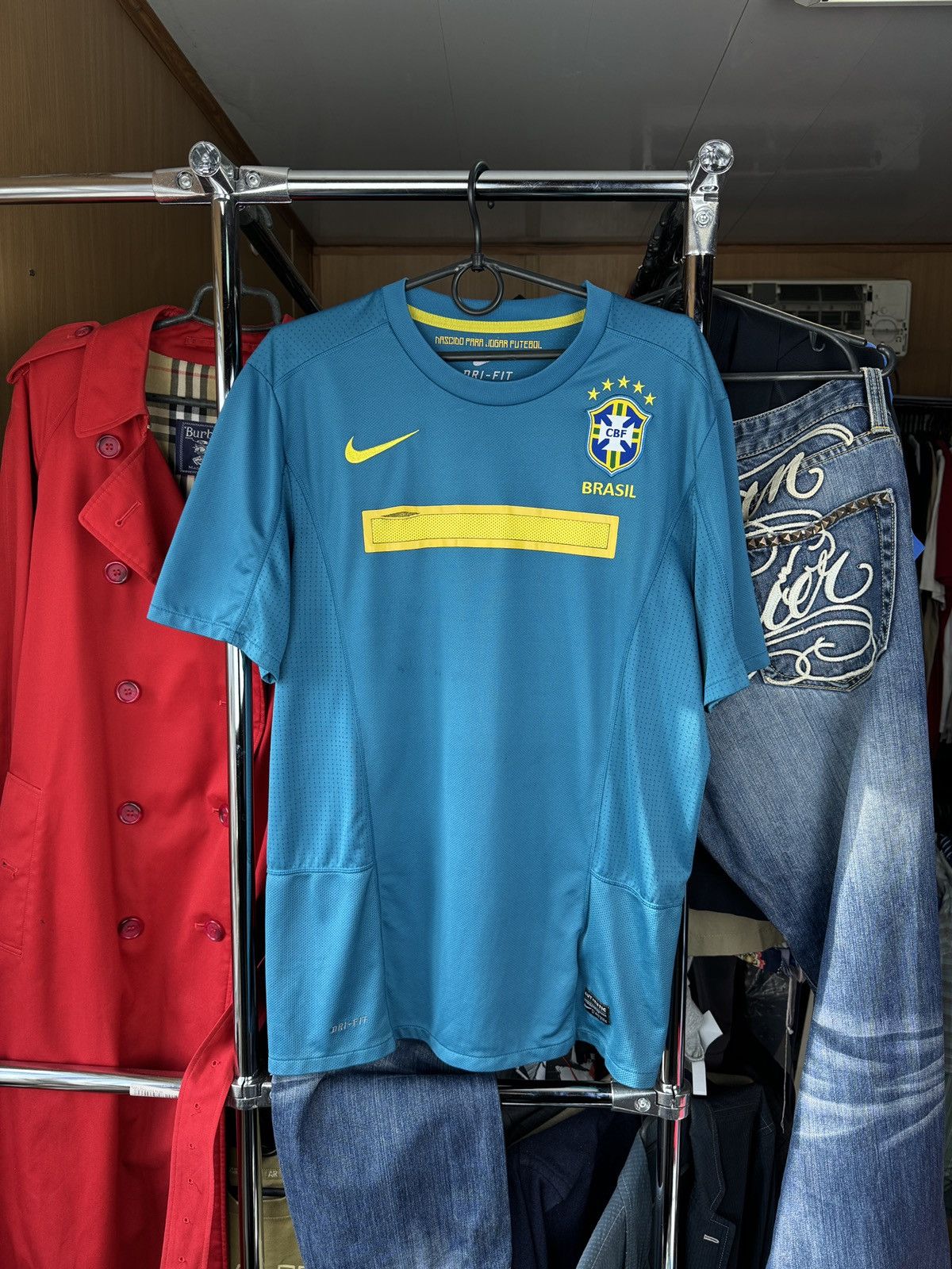 Nike Mens Vintage Nike Brasil CBF T-shirt soccer jersey Size US L / EU 52-54 / 3 - 1 Thumbnail