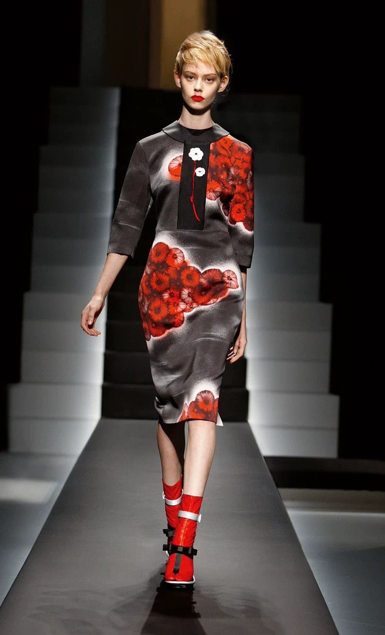 Prada Prada Dongying printed skirt 2502-Nextarrow Size 37" - 9 Thumbnail