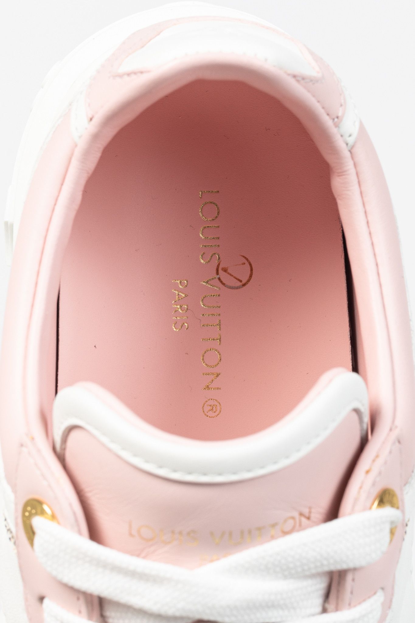 Louis Vuitton Louis Vuitton Time Out Embossed & Damier Azur Sneakers Size US 7.5 / IT 37.5 - 10 Thumbnail