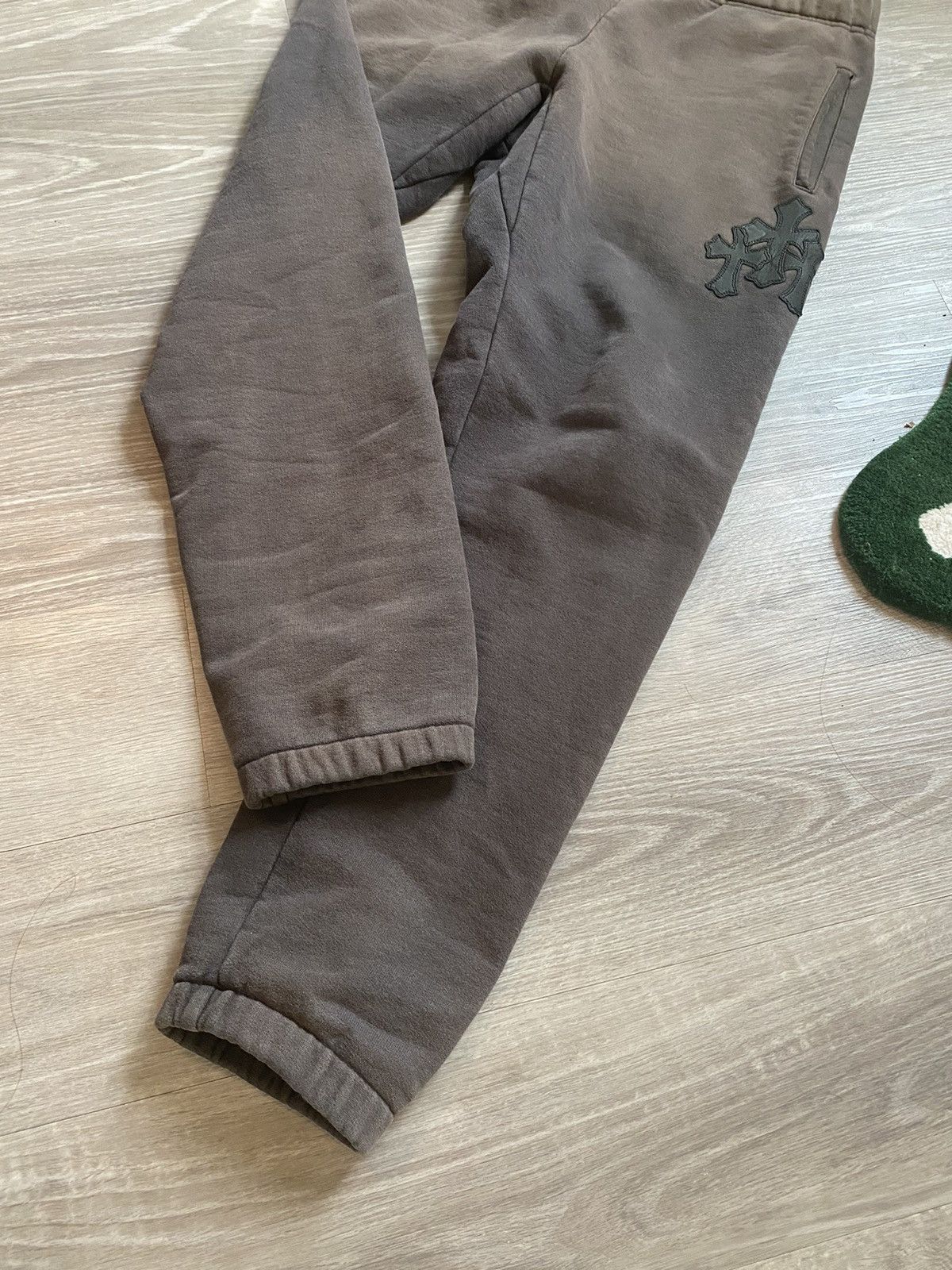 Chrome Hearts Chrome Hearts Faded Triple Cross Patch Paper Jam Sweatpants Size US 30 / EU 46 - 3 Thumbnail