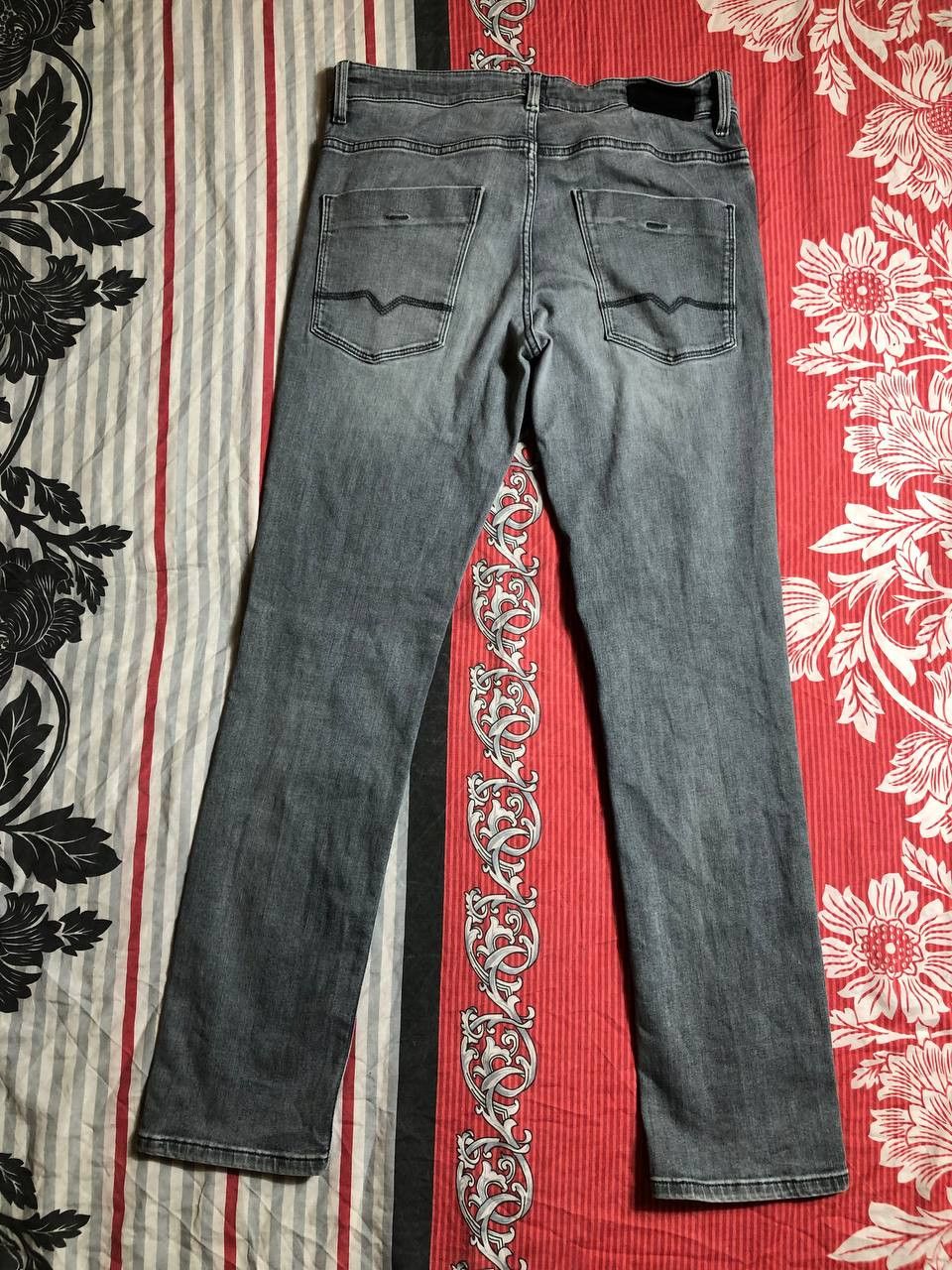 Hugo Boss Dirty Painted Distressed Thrashed Faded Baggy Jeans Y2K Size US 32 / EU 48 - 18 Thumbnail