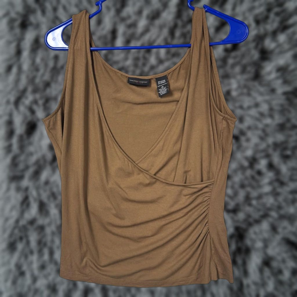 Vintage New York & Company Tank Top M Brown V-Neck Wrap-Faux Front Sleeveless Jersey Knit Casual Solids 95% rayon 5% spandex Women’s Size M / US 6-8 / IT 42-44 - 1 Thumbnail