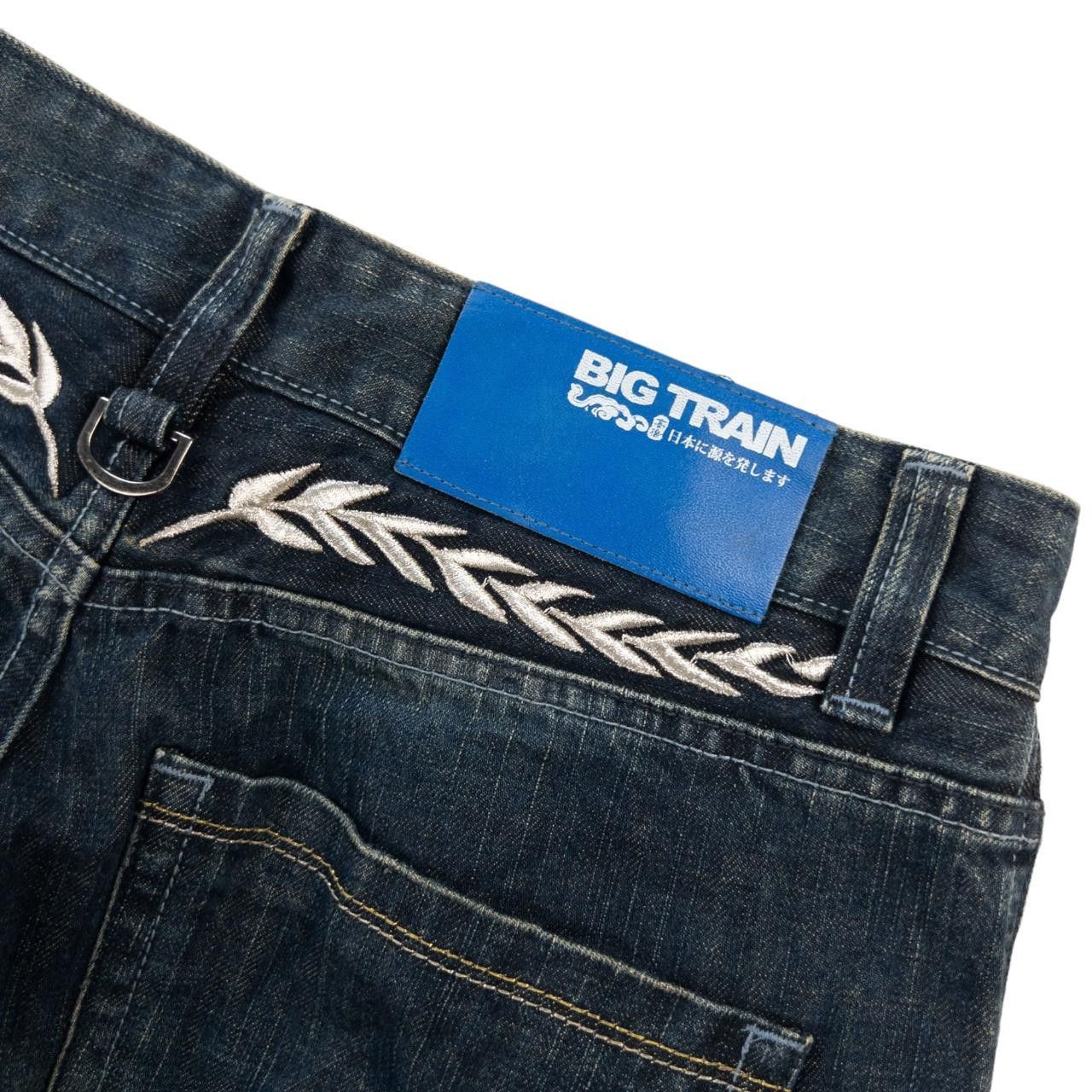 Other Vintage Wreath Big Train Distressed Denim Jeans Size W29 Size US 29 - 4 Thumbnail