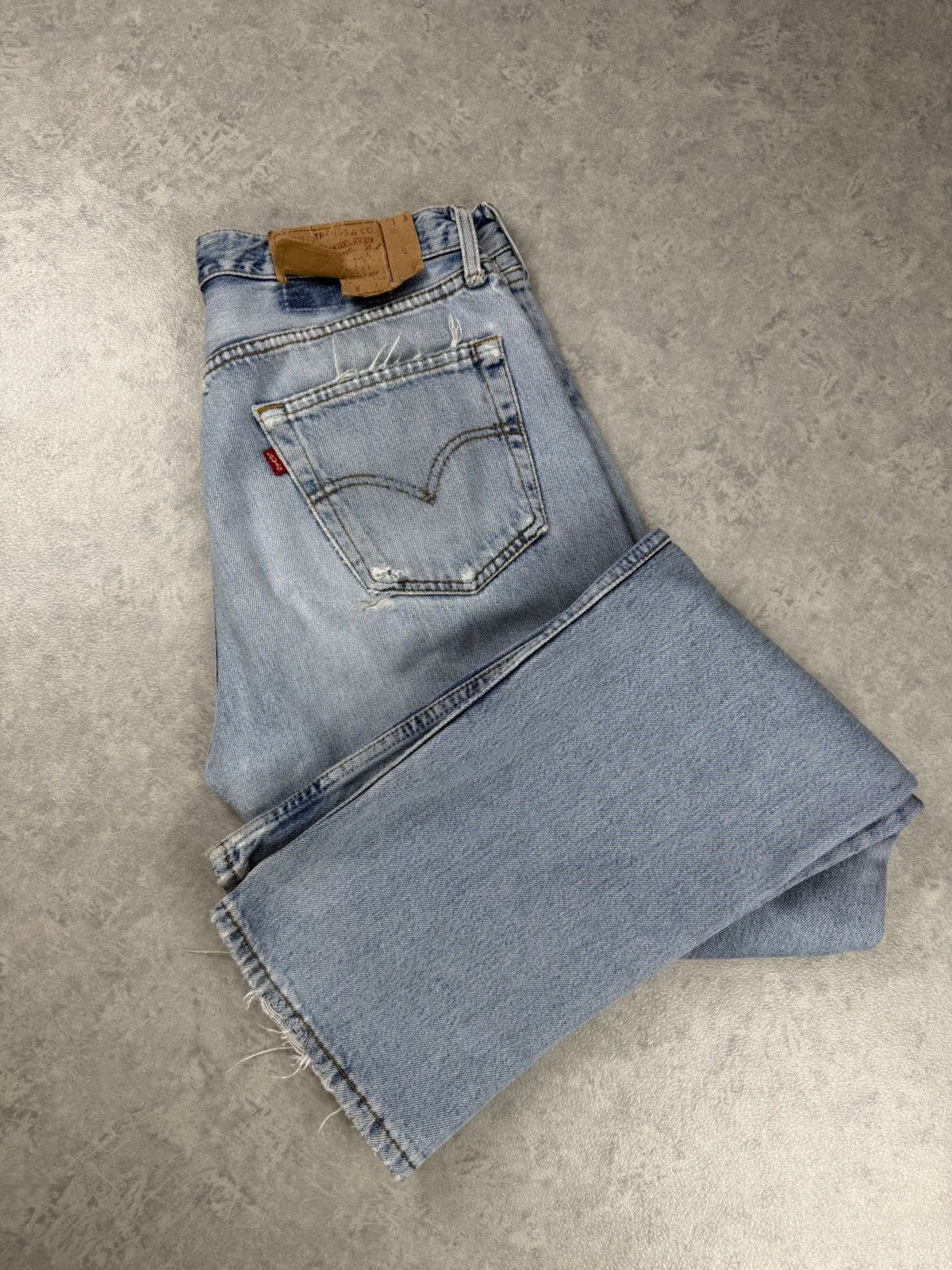 Levi's Vintage Clothing Levi’s 501 Vintage Distressed Jeans Made in France 33x32 Size US 33 - 20 Thumbnail