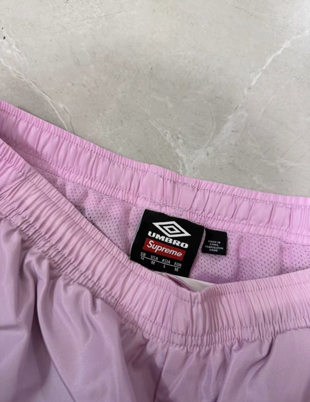 Supreme Supreme Umbro FW25 Week8 Gradient Track Pant J34 Size US 34 / EU 50 - 4 Thumbnail