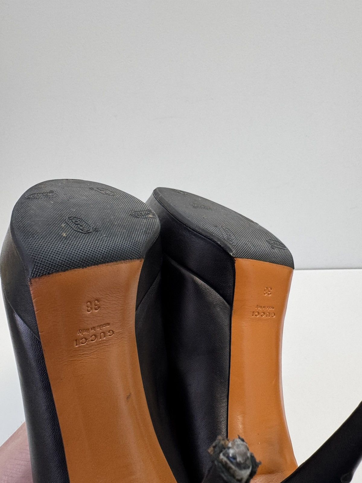 Gucci Gucci Black Leather Round Toe Platform Pumps Size US 8 / IT 38 - 10 Thumbnail