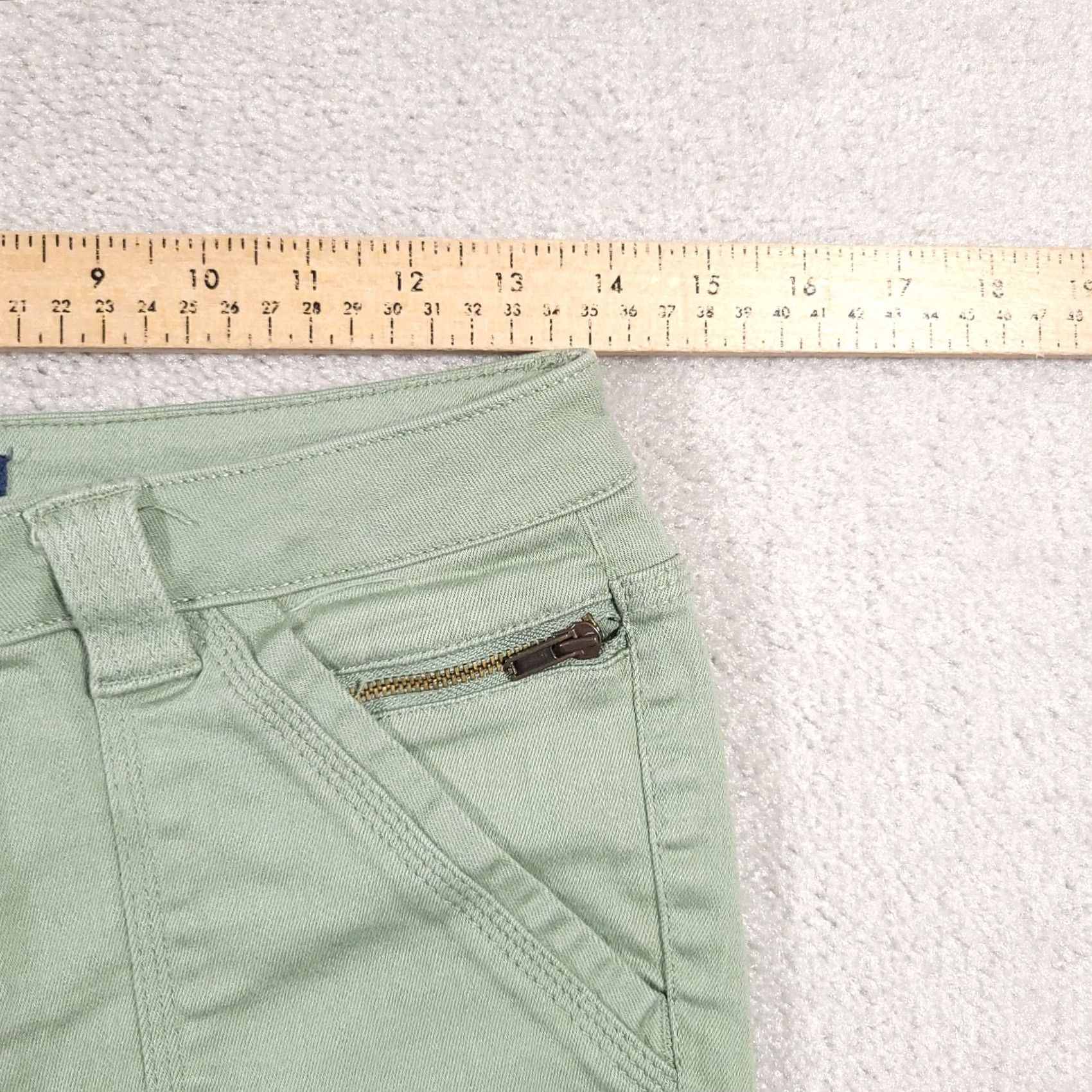 Vintage VINTAGE Isaac Mizrahi Live! Denim Pull On Ankle Pants Women's 4P Petite Green Mid-Rise 25 in Inseam Pockets Slim Straight Casual Size 28" / US 6 / IT 42 - 6 Thumbnail
