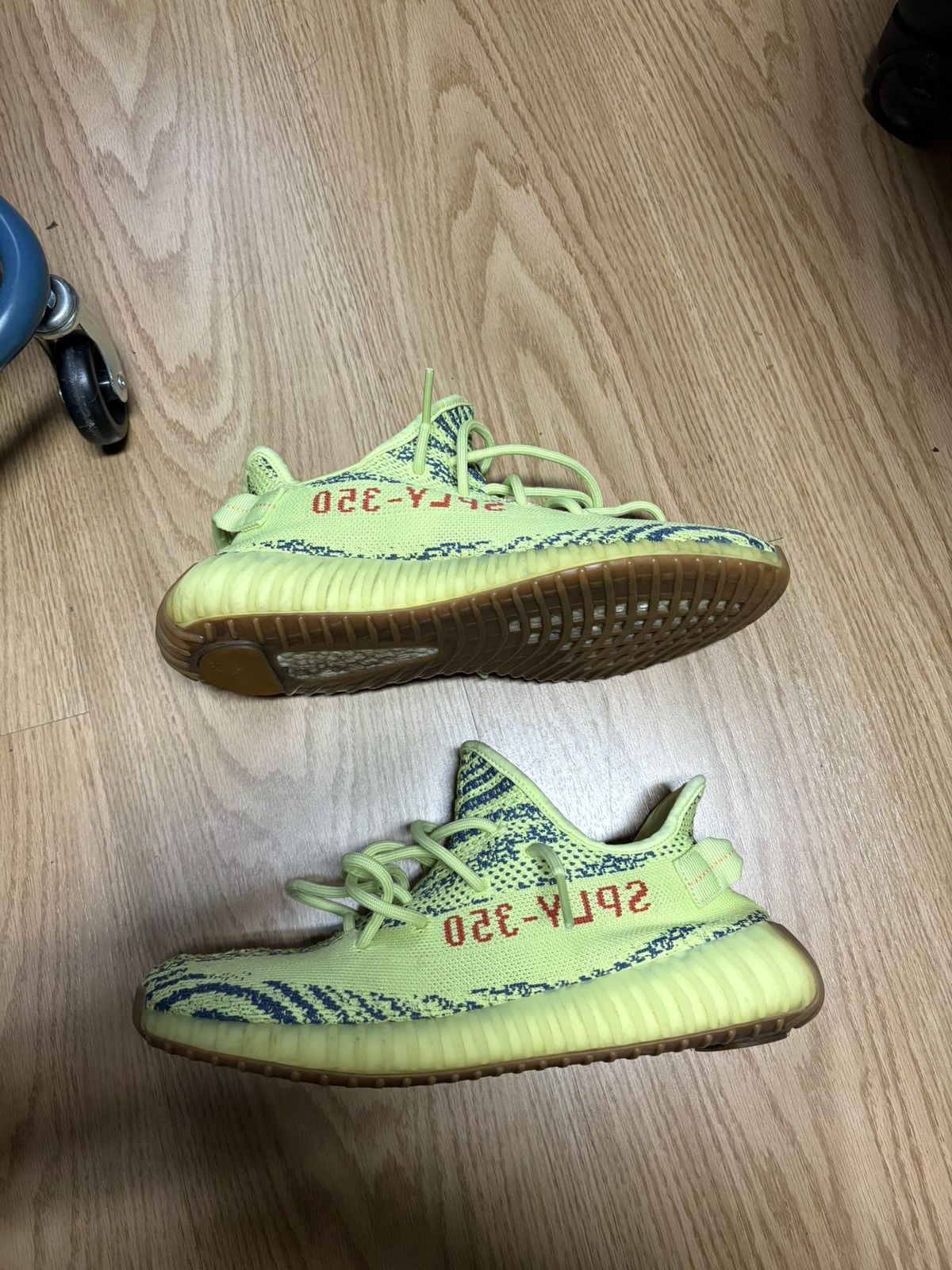Adidas Adidas Yeezy Boost 350 V2 Size US 9.5 / EU 42-43 - 7 Thumbnail