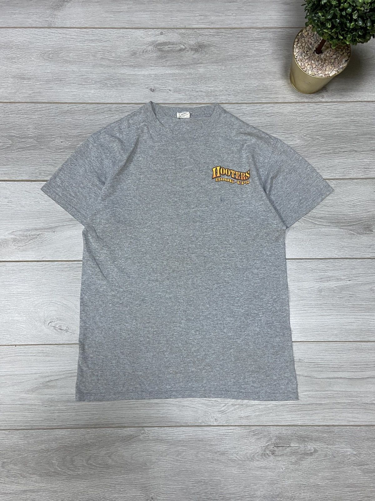 Vintage Vintage 2008 Hooters Hook-Ups “Nice Bass” ass nude girl Tee Size US M / EU 48-50 / 2 - 4 Thumbnail