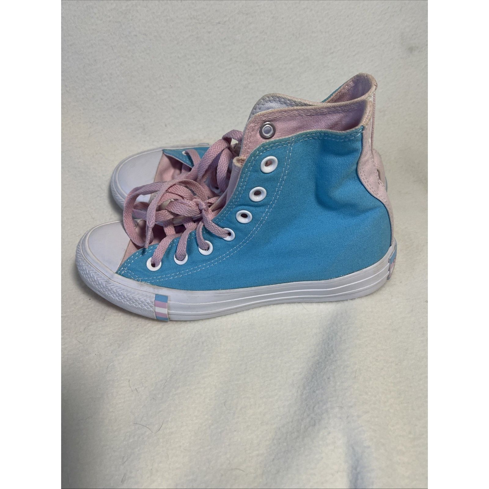 Converse Converse PRIDE sneakers women's 7, men’s 5- EUC Size US 7 / IT 37 - 2 Thumbnail