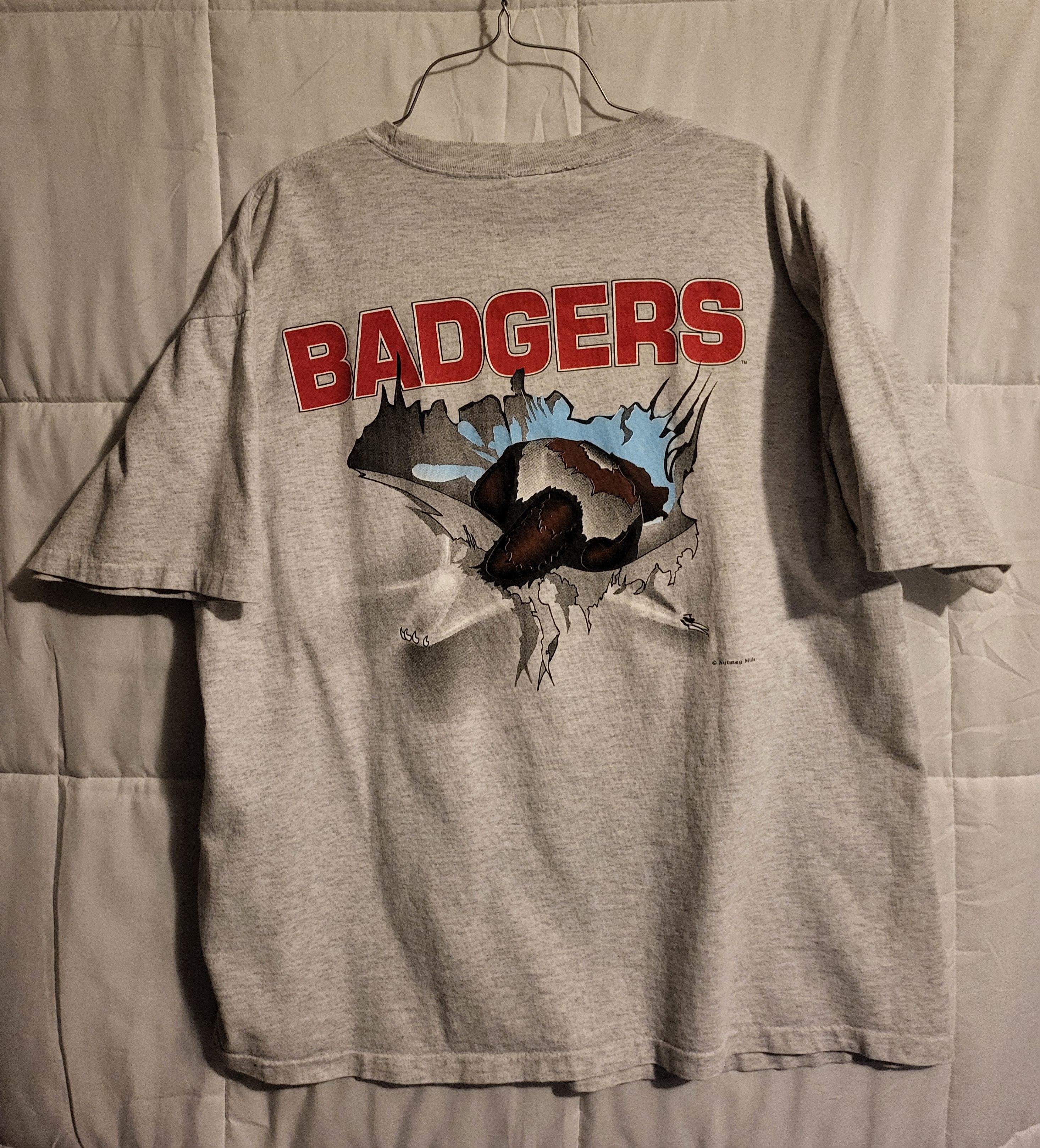 Nutmeg Wisconsin Badgers 3D Emblem T Shirt Size US XL / EU 56 / 4 - 2 Thumbnail