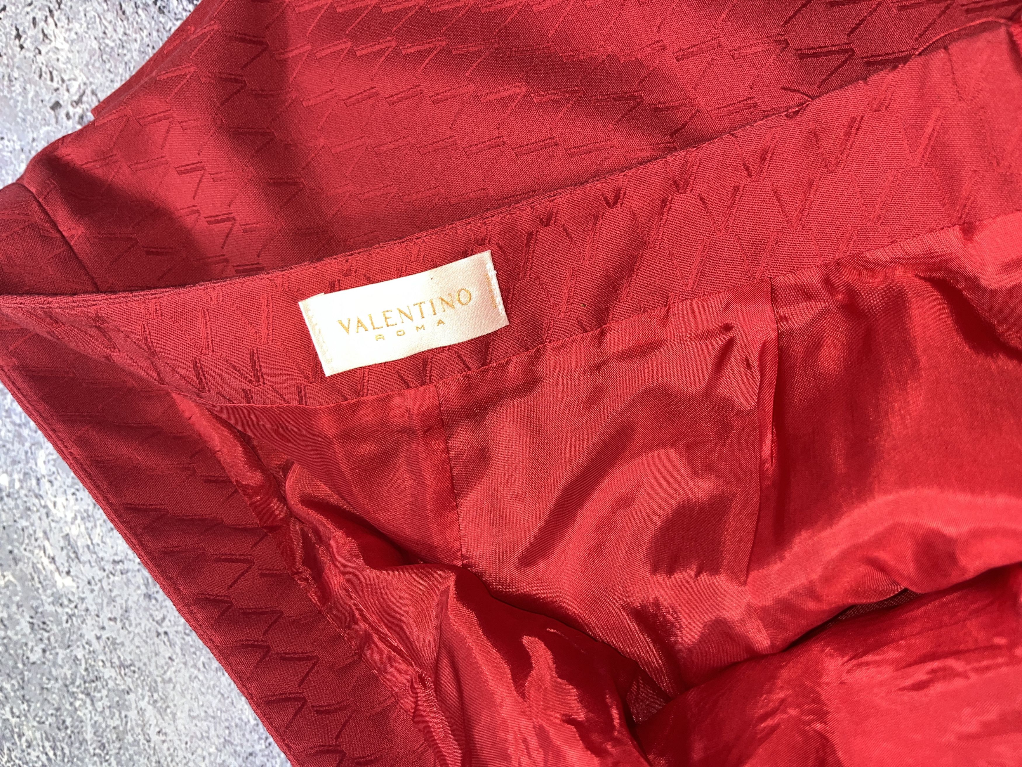 Valentino Vintage Beautiful Monogram Valentino Red Mini skirt Size 26" / US 2 / IT 38 - 9 Thumbnail