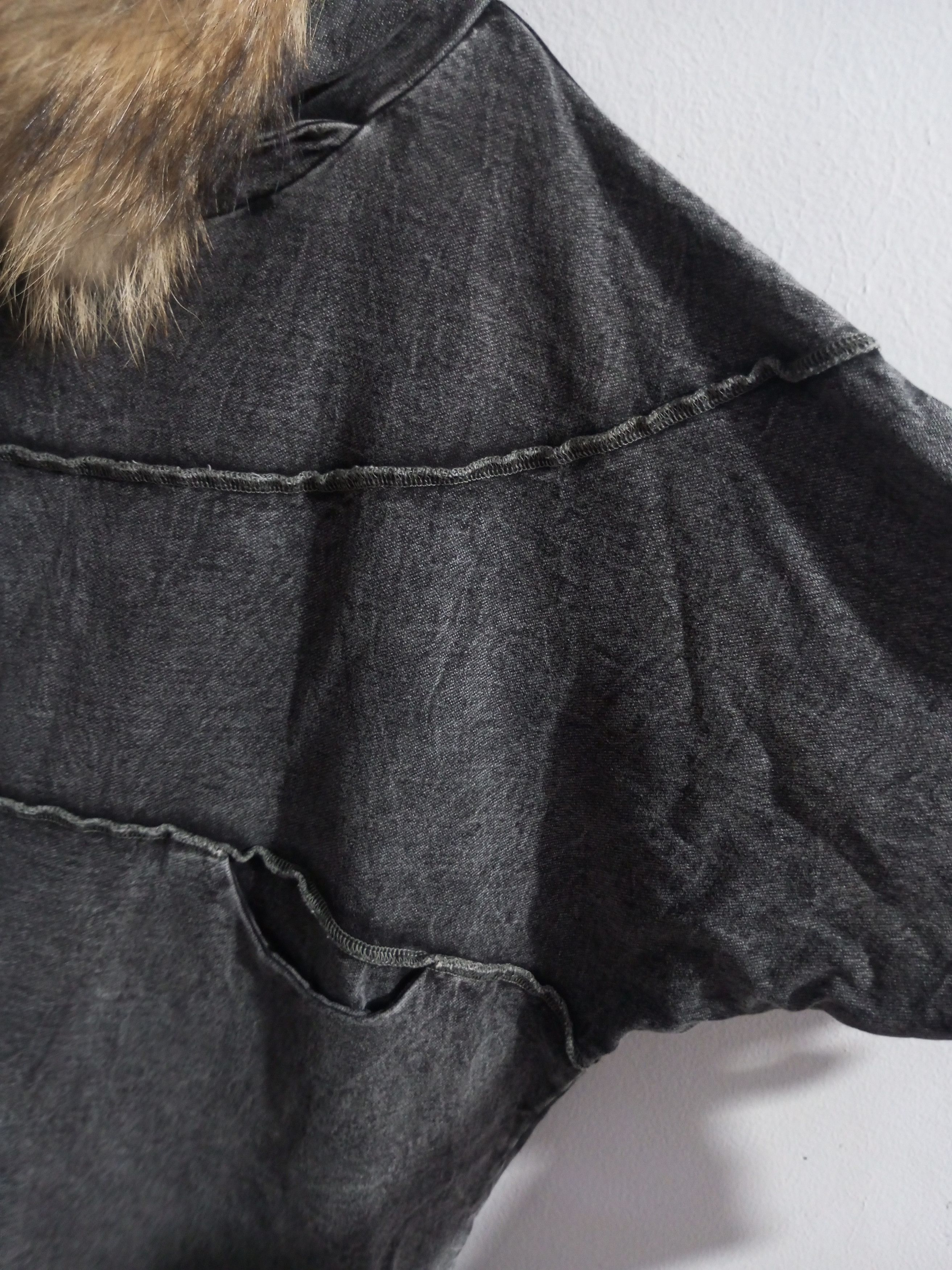 Japanese Brand Vintage pattern Torso denim stretch fur hoodie Size US L / EU 52-54 / 3 - 5 Thumbnail