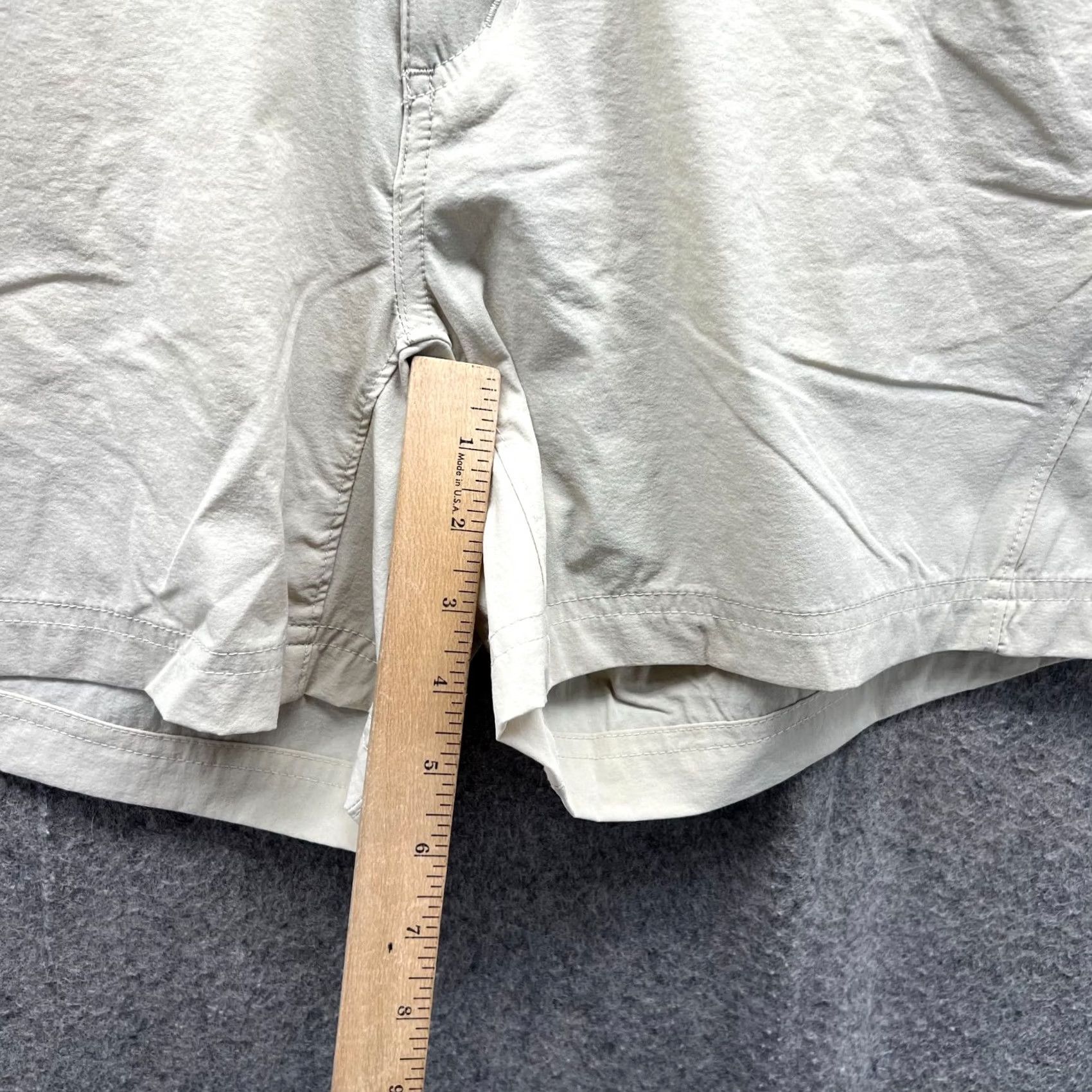 Vintage Columbia Shorts Womens 10 Khaki Chino Tan Beige Stretch Outdoors PFG Hiking Size 32" / US 10 / IT 46 - 5 Thumbnail