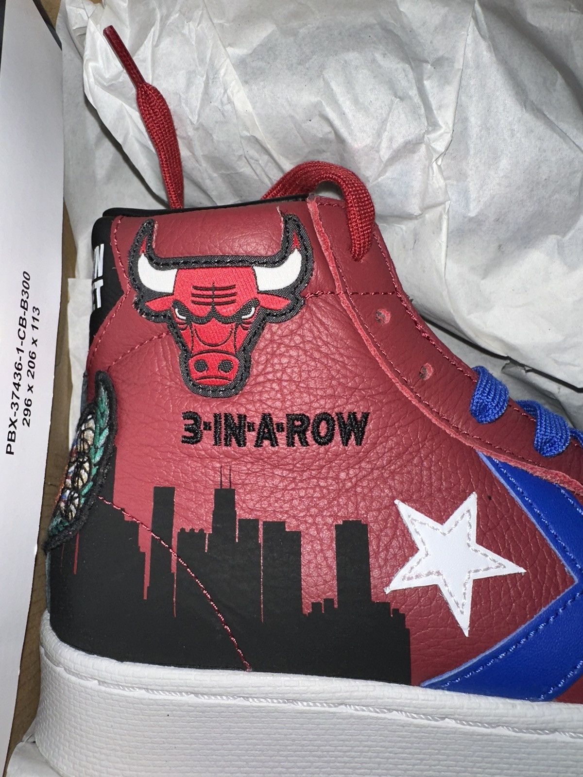 Converse Converse x Chinatown Market "Chicago Bulls” Size US 7 / EU 40 - 7 Thumbnail