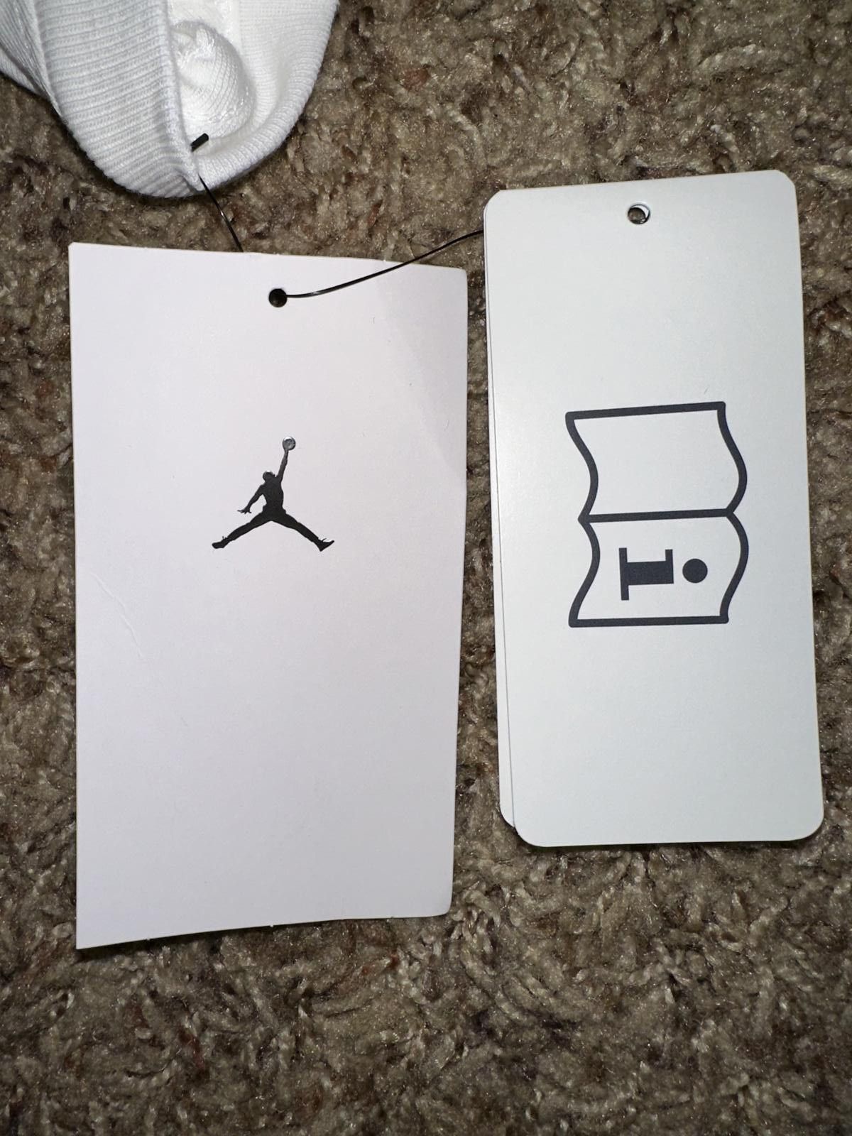 Designer Jordan Flight Essentials Pointillism Logo Graphic T-Shirt Sample Size US M / EU 48-50 / 2 - 8 Thumbnail
