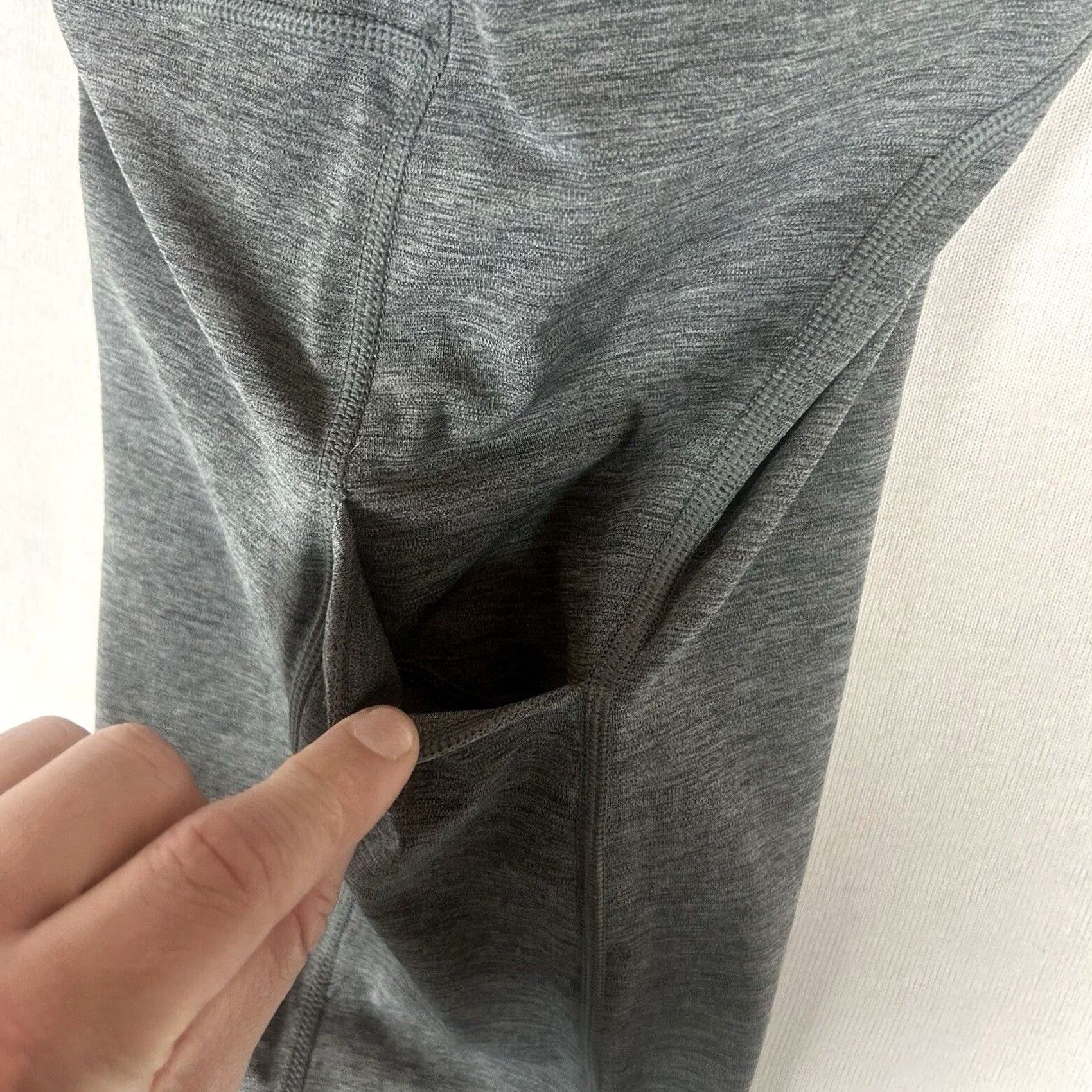 Athleta Athleta Womens Capri Leggings Gray Regular S Pockets Yoga Gym Run Casual Size 28" / US 6 / IT 42 - 4 Thumbnail