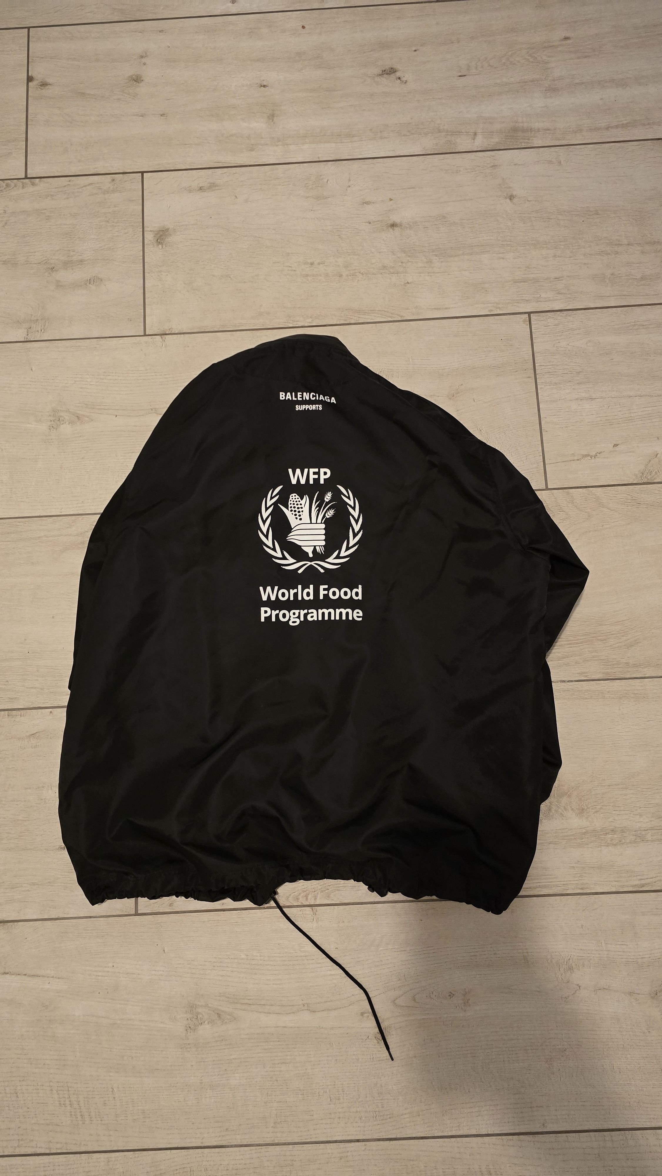 Balenciaga Balenciaga FW18 - World Food Programme Jacket Size US M / EU 48-50 / 2 - 2 Thumbnail